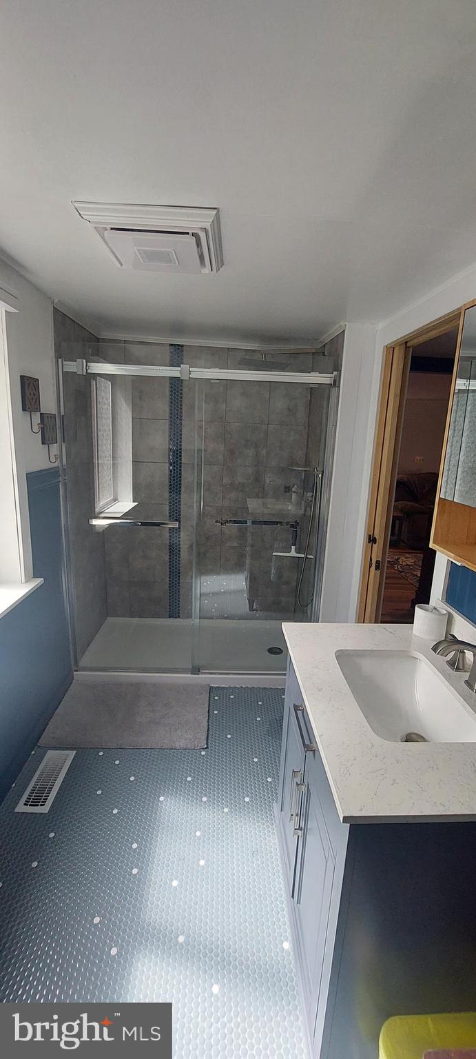 STROUDSBURG - Residential