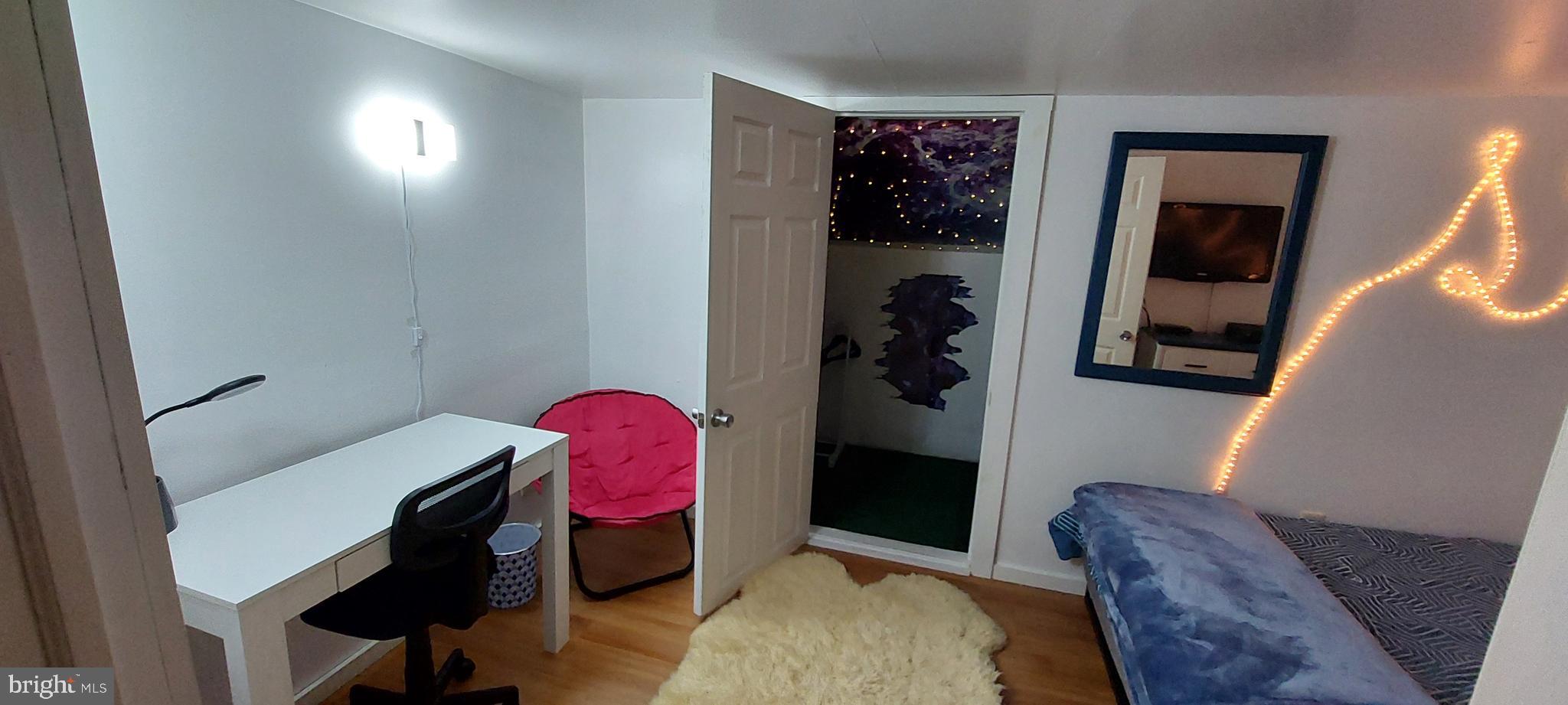 STROUDSBURG - Residential