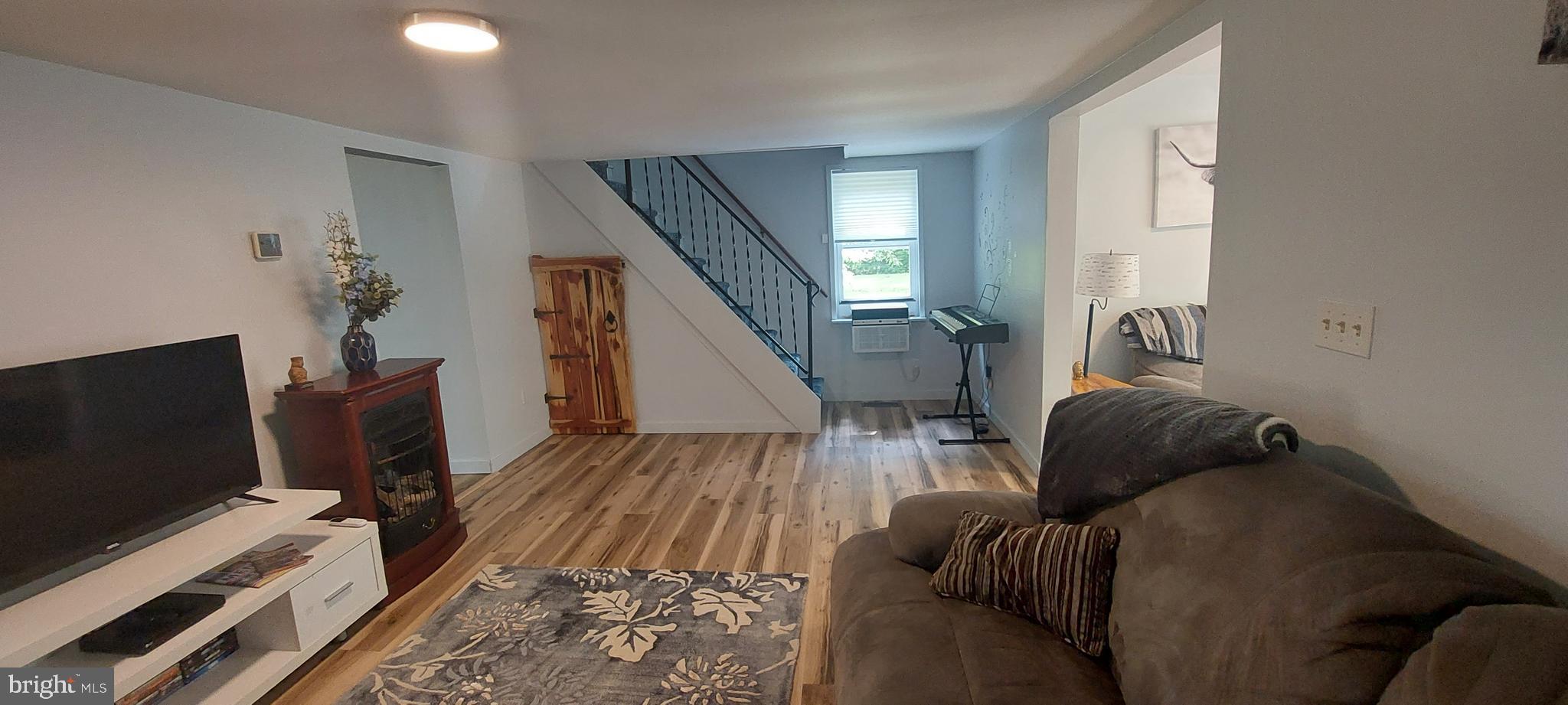 STROUDSBURG - Residential