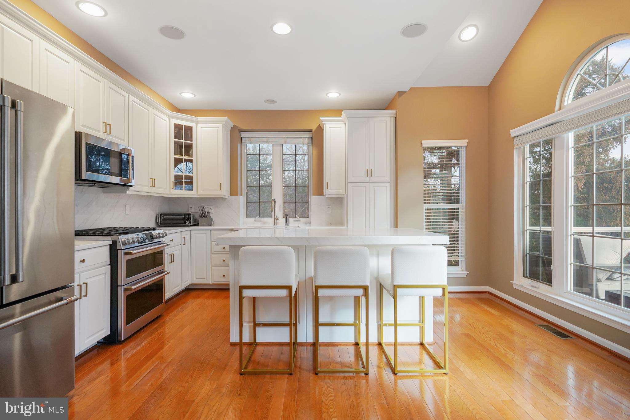 BELMONT COUNTRY CLUB - Residential Lease