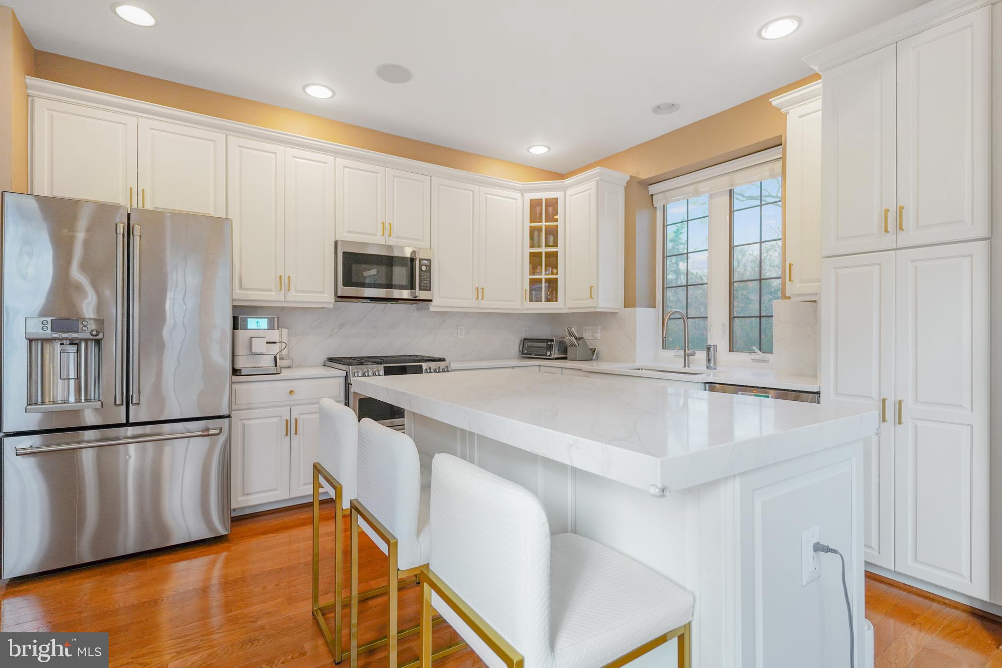 BELMONT COUNTRY CLUB - Residential Lease