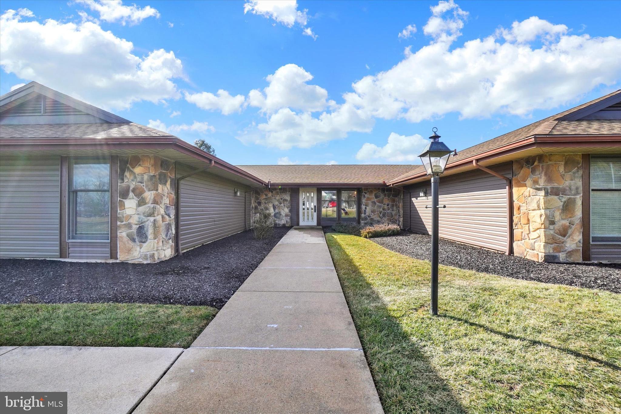 1862 AZALEA DRIVE F-2