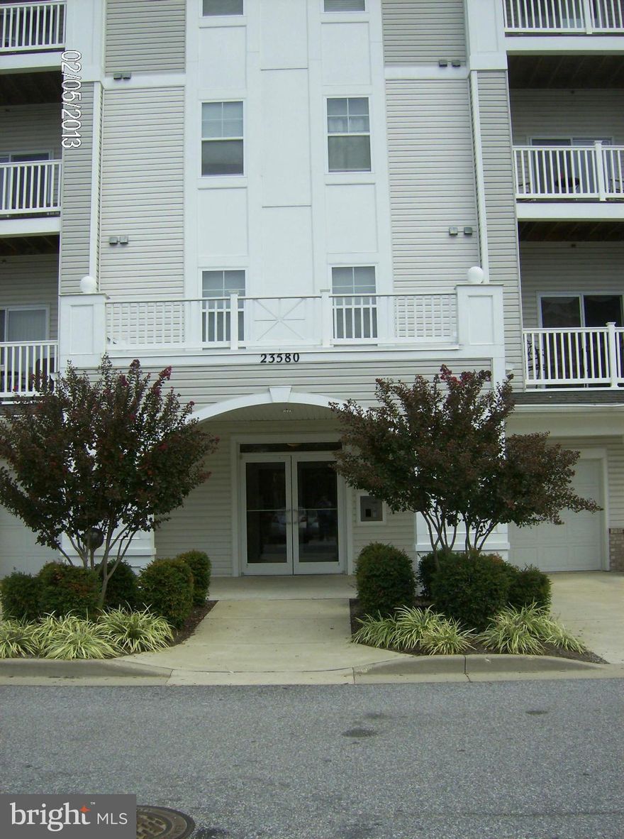 Beautiful 4th floor condo ready for a new owner.  Unit # 404  Condo has 2 bedrooms, 2 full bathrooms, large kitchen with bar style seating, living & dining room combination, washer/dryer and deck.  Close to shopping, schools, and base.  Seller to pay $3K towards closing.  This is a corporate relocation. Seller should be listed as CARTUS Financial Corporation.