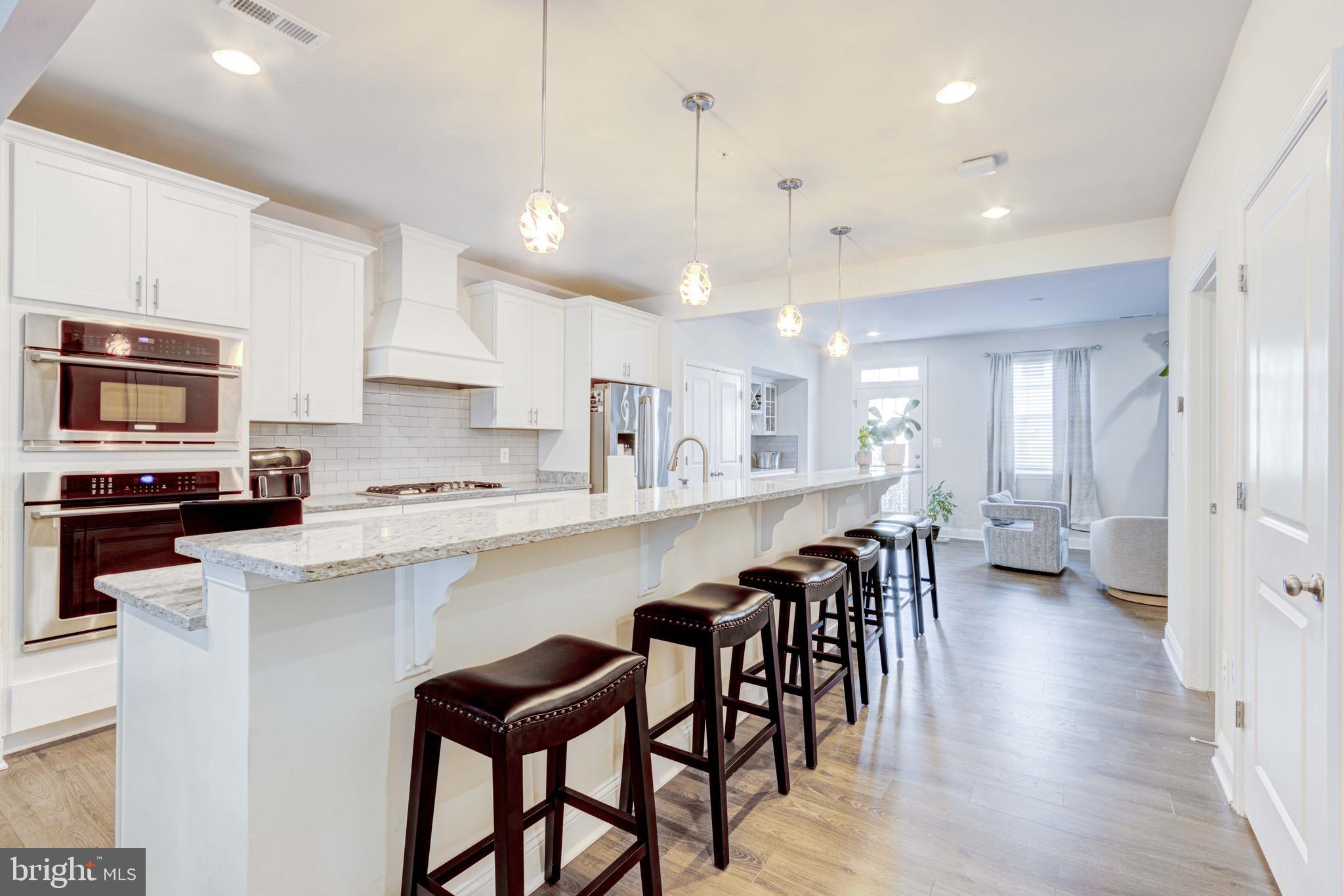 OXFORD SQUARE - Residential