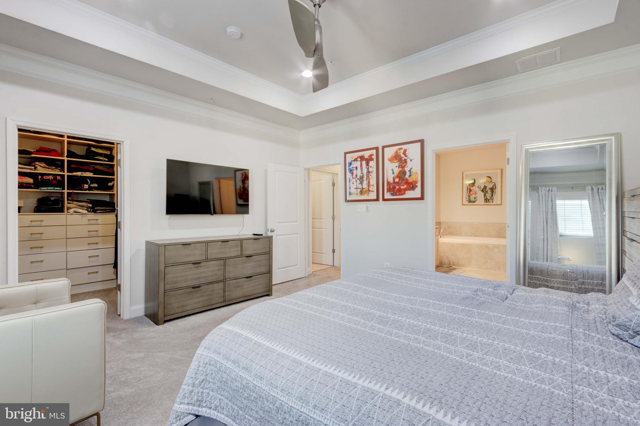 OXFORD SQUARE - Residential