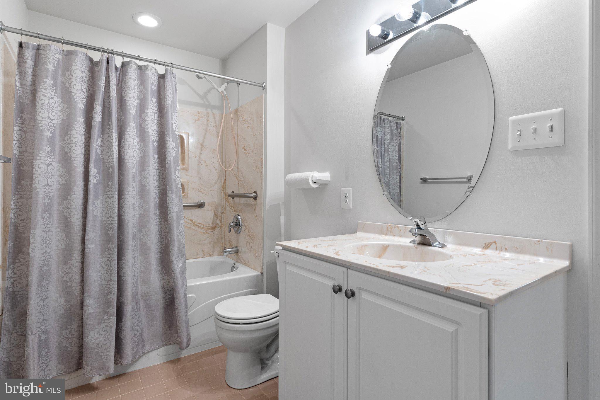 TRADITIONS AT INNI - Residential