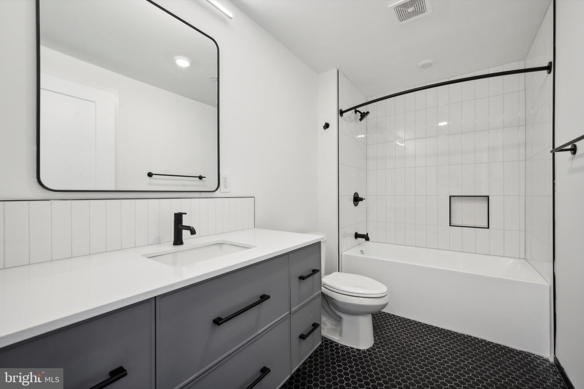 NORTHERN LIBERTIES - Residential Lease