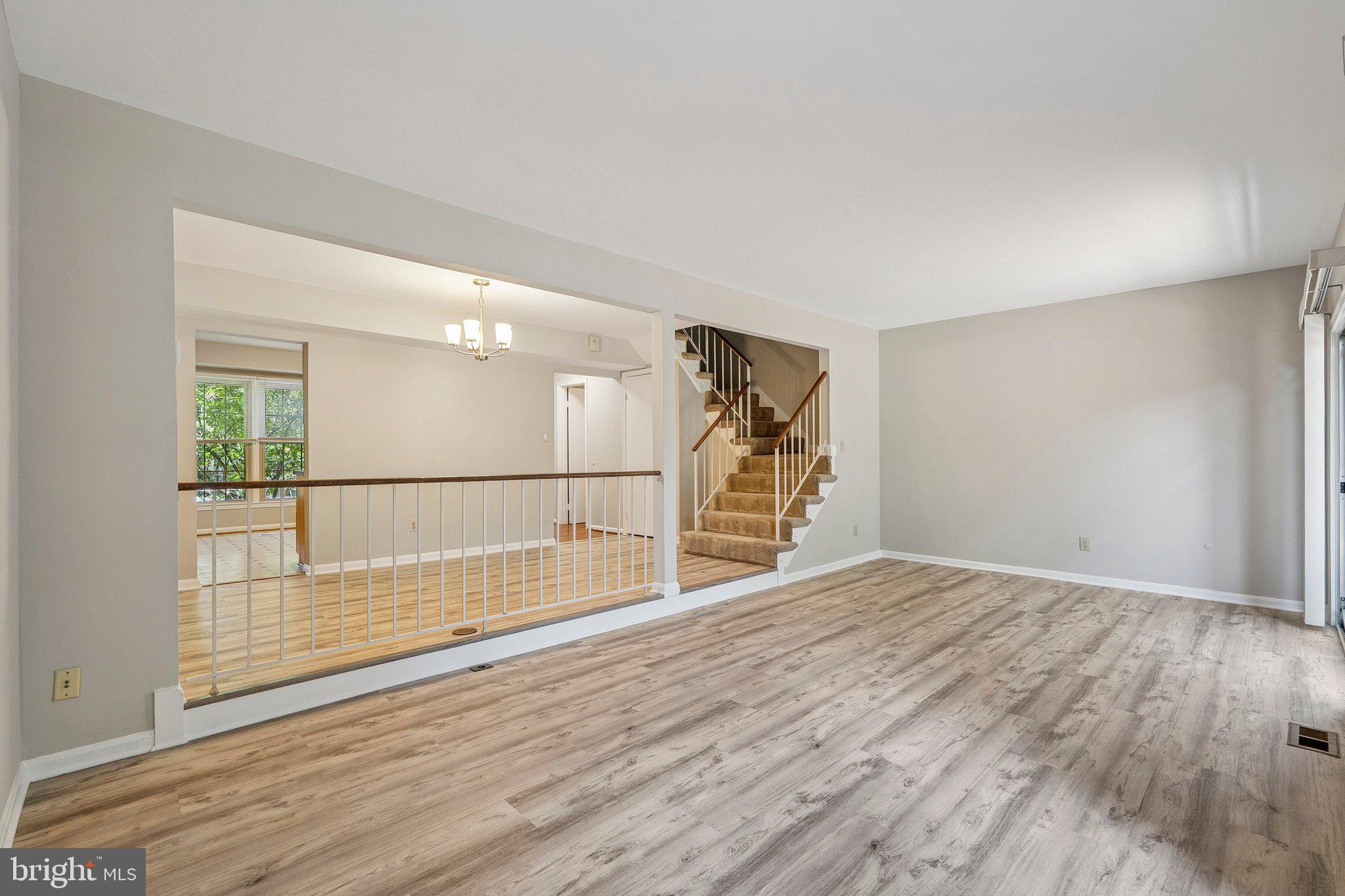 COUNTRY CREEK - Residential Lease