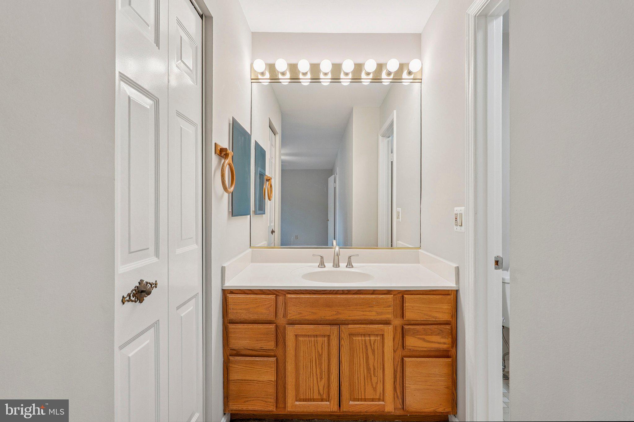 COUNTRY CREEK - Residential Lease