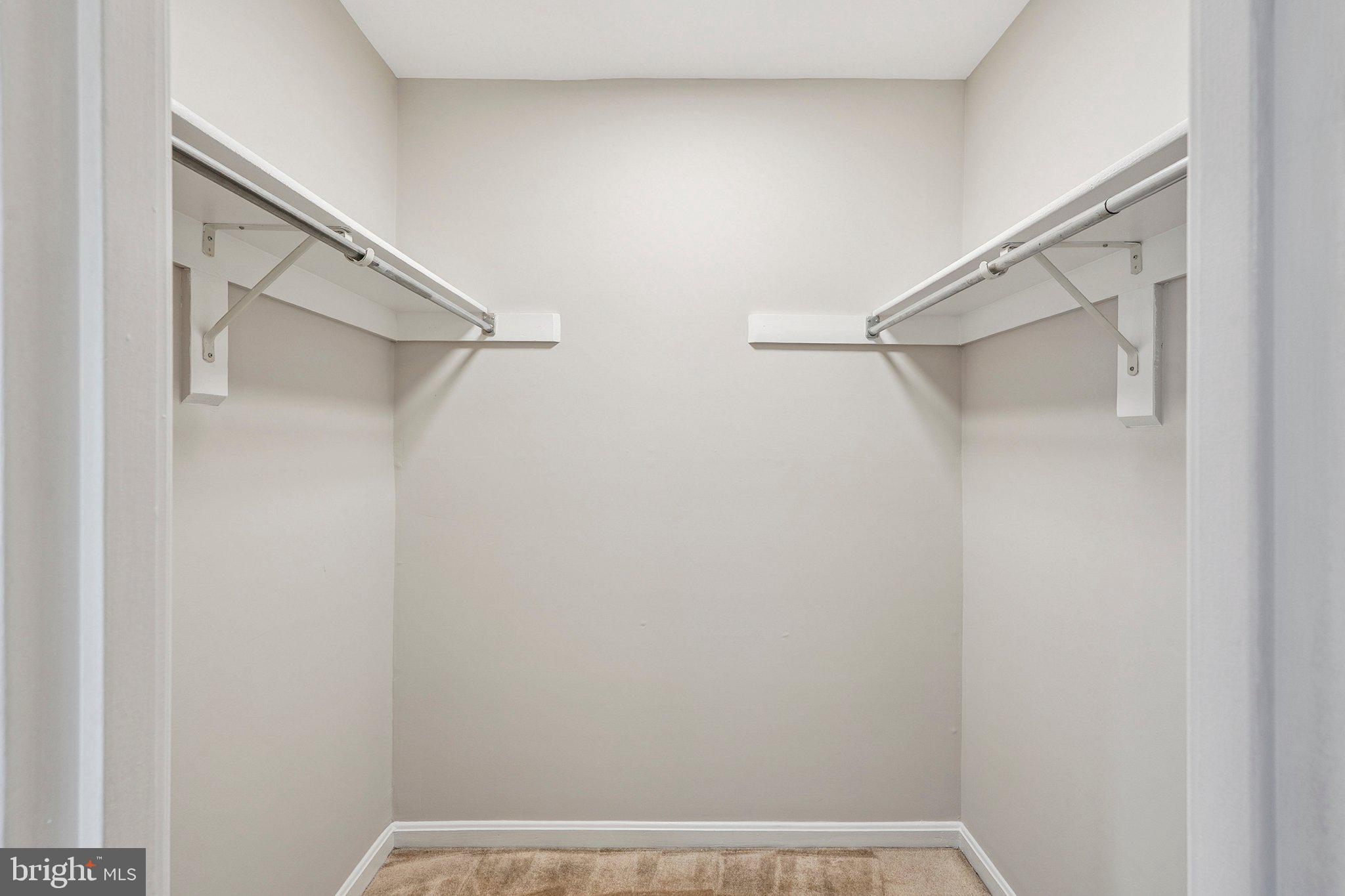 COUNTRY CREEK - Residential Lease