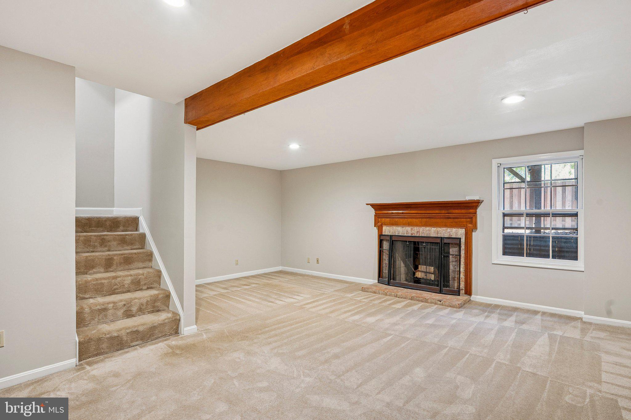 COUNTRY CREEK - Residential Lease