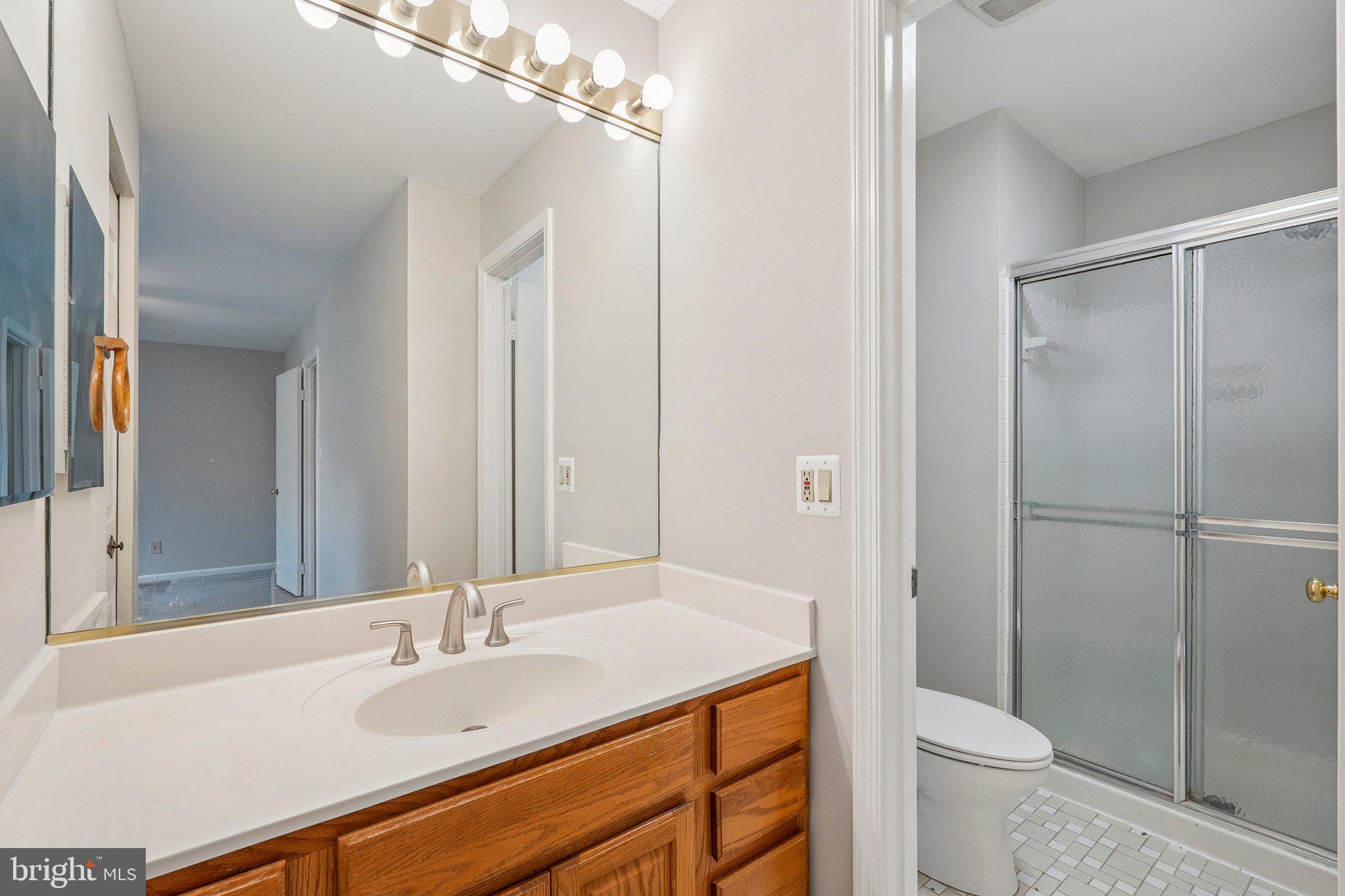 COUNTRY CREEK - Residential Lease