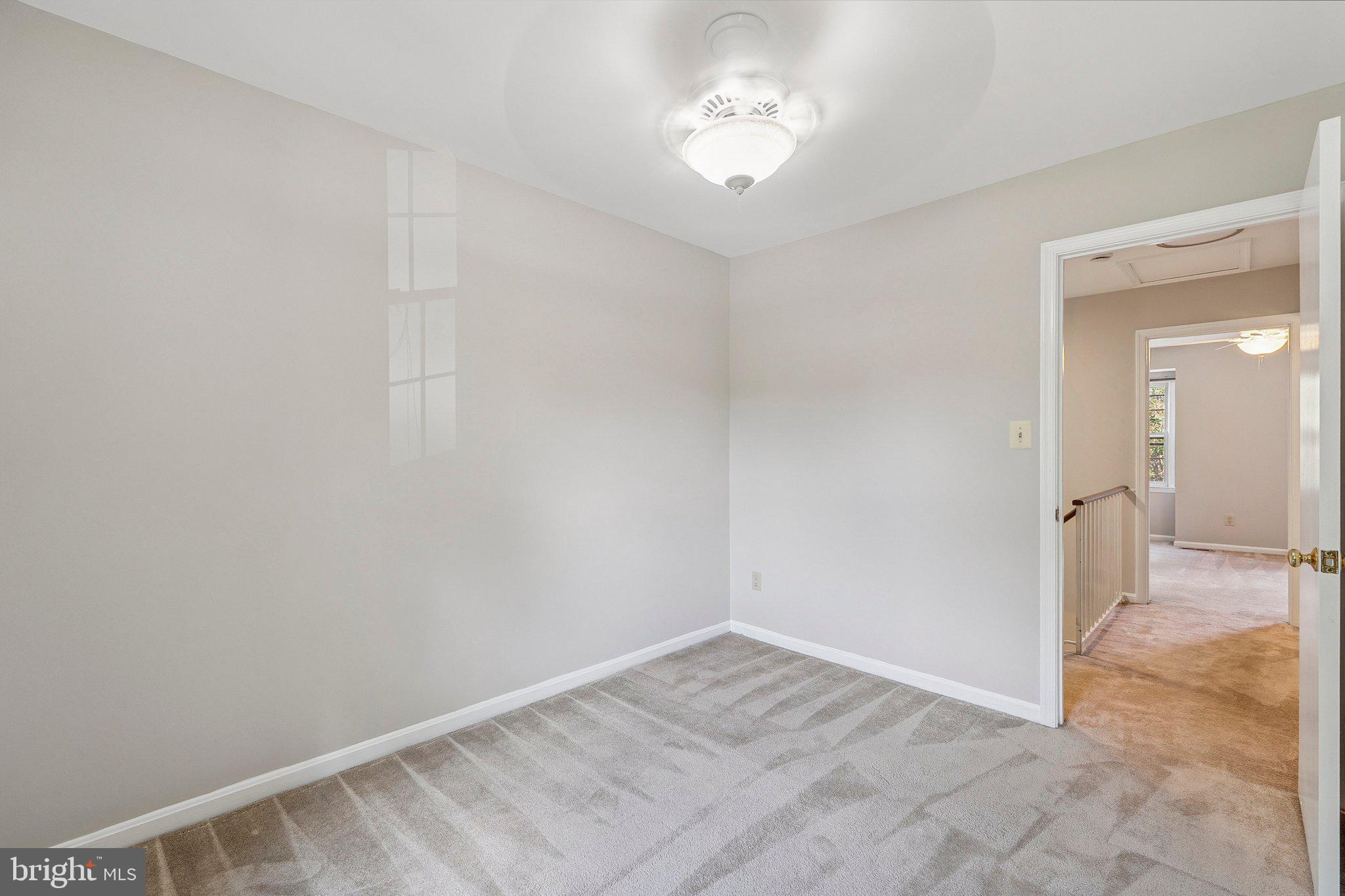 COUNTRY CREEK - Residential Lease