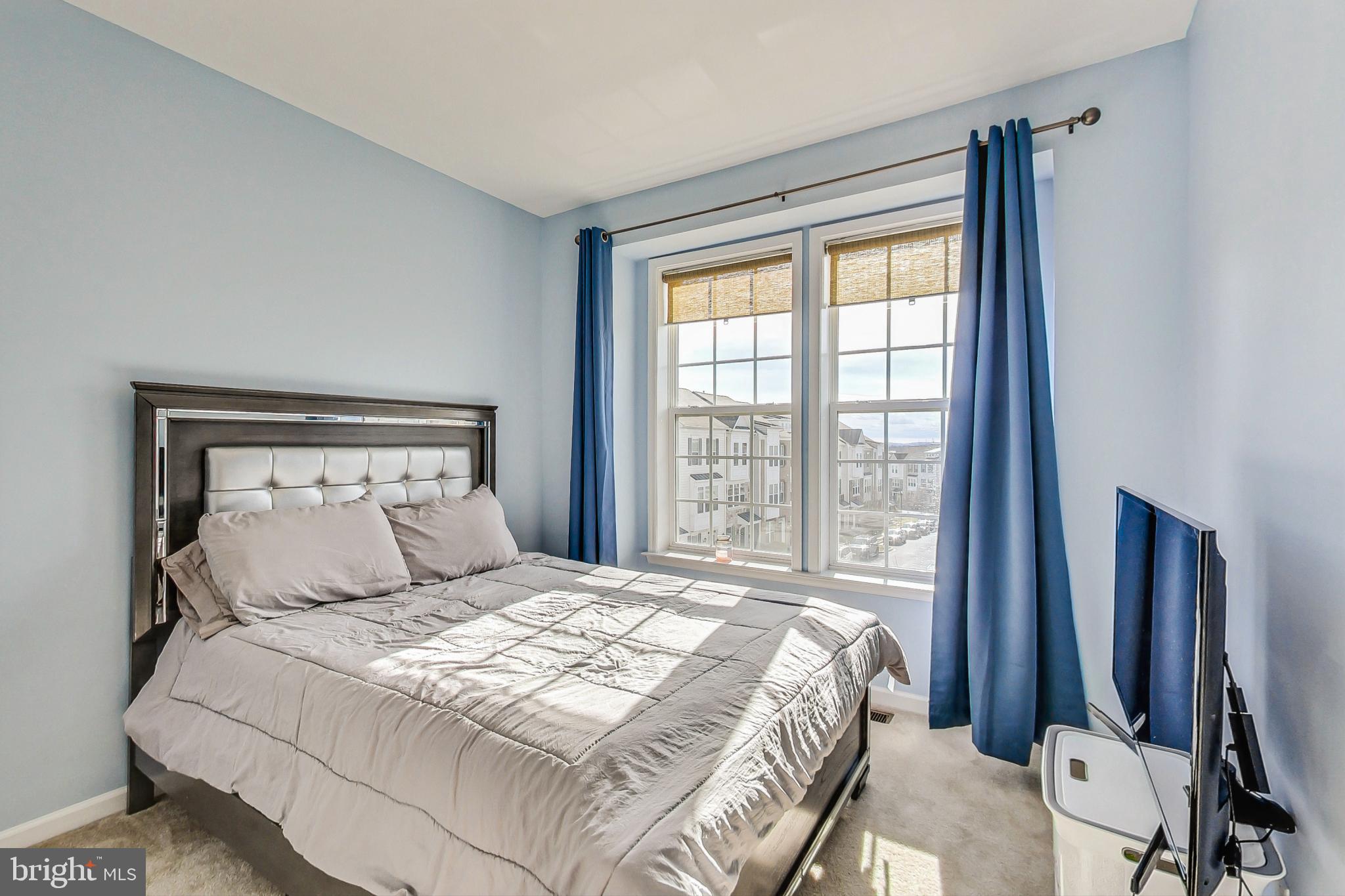 MARKET SQUARE - Residential Lease