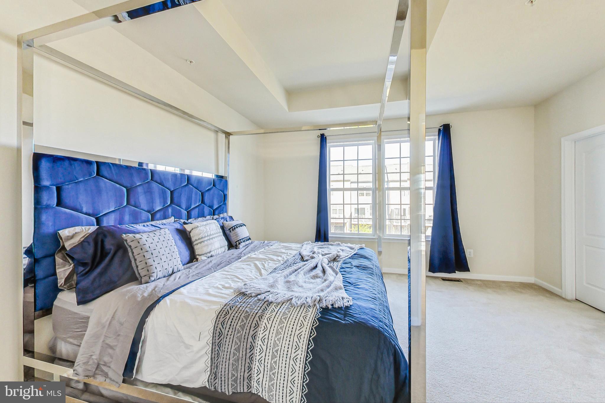 MARKET SQUARE - Residential Lease