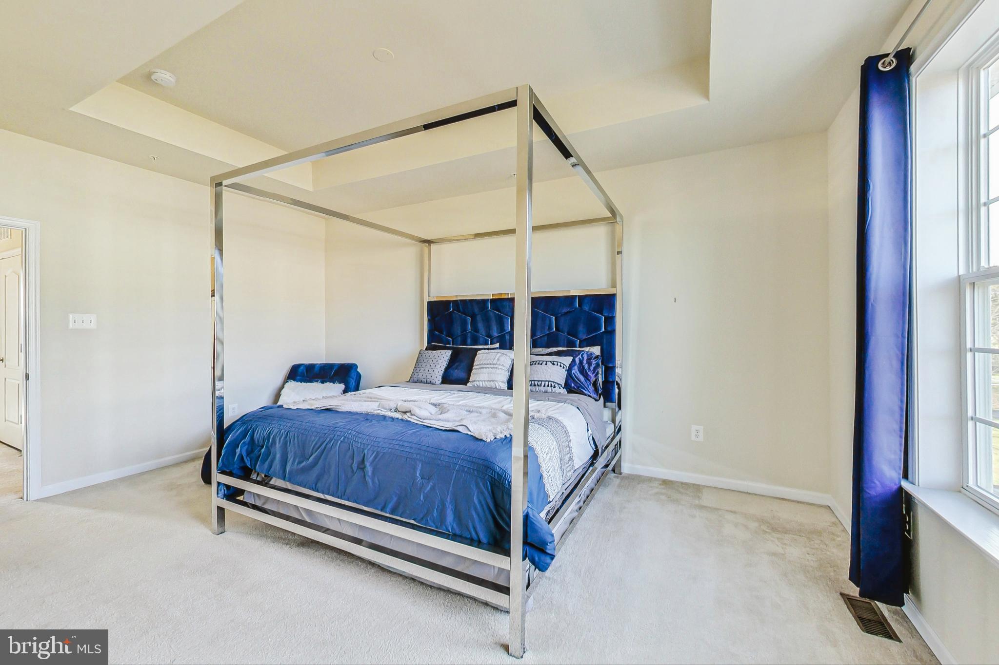 MARKET SQUARE - Residential Lease