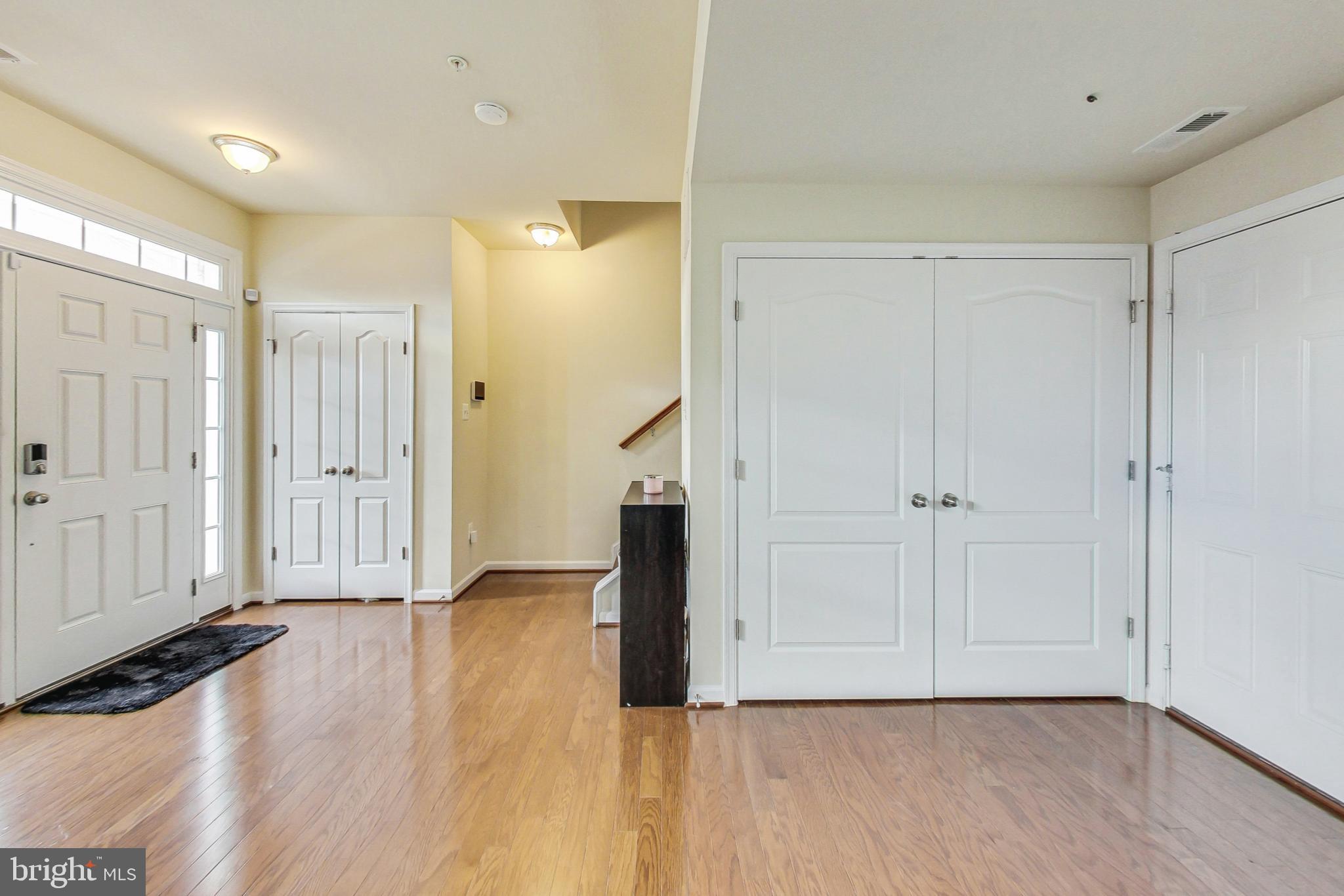 MARKET SQUARE - Residential Lease