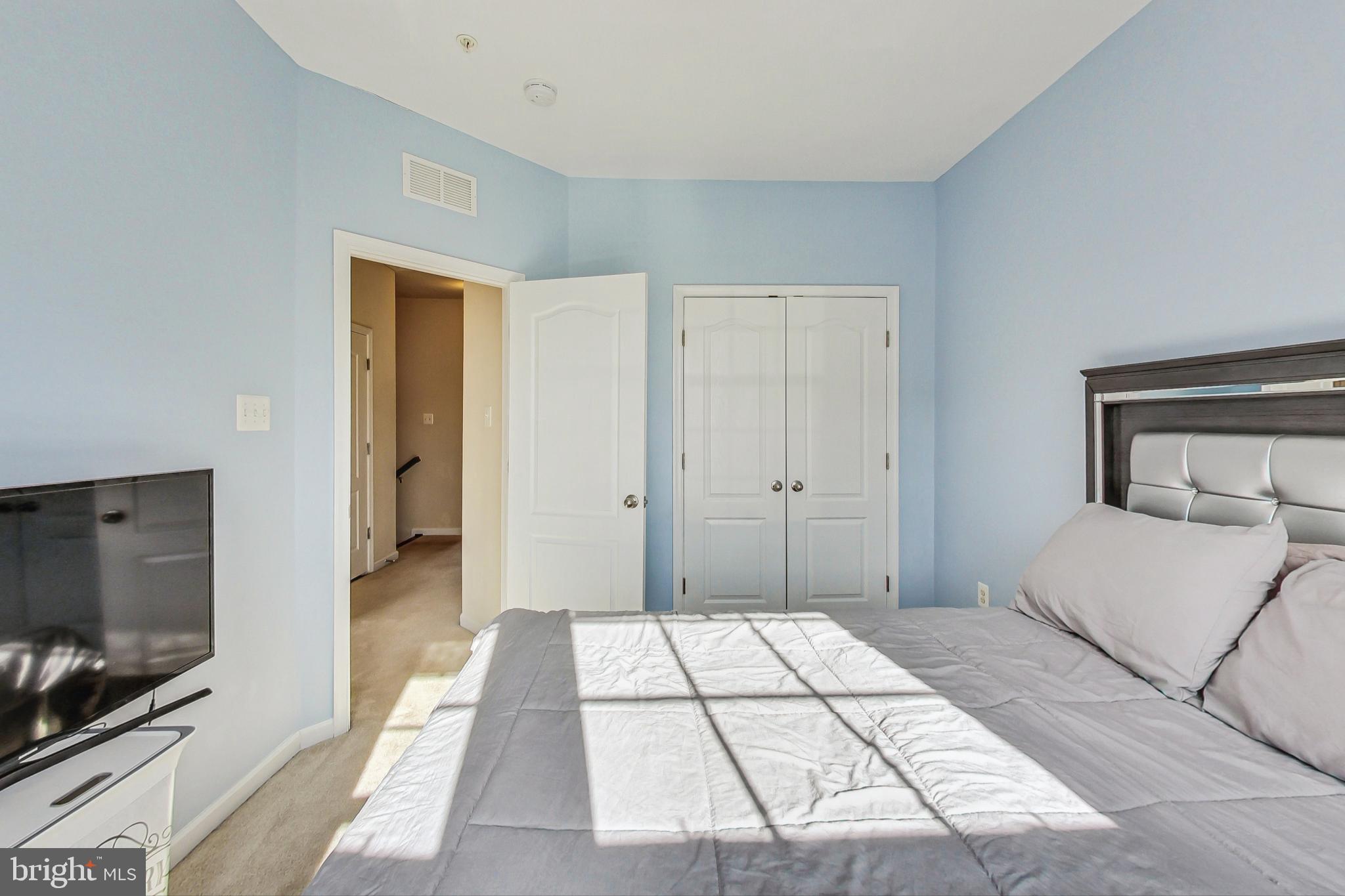 MARKET SQUARE - Residential Lease