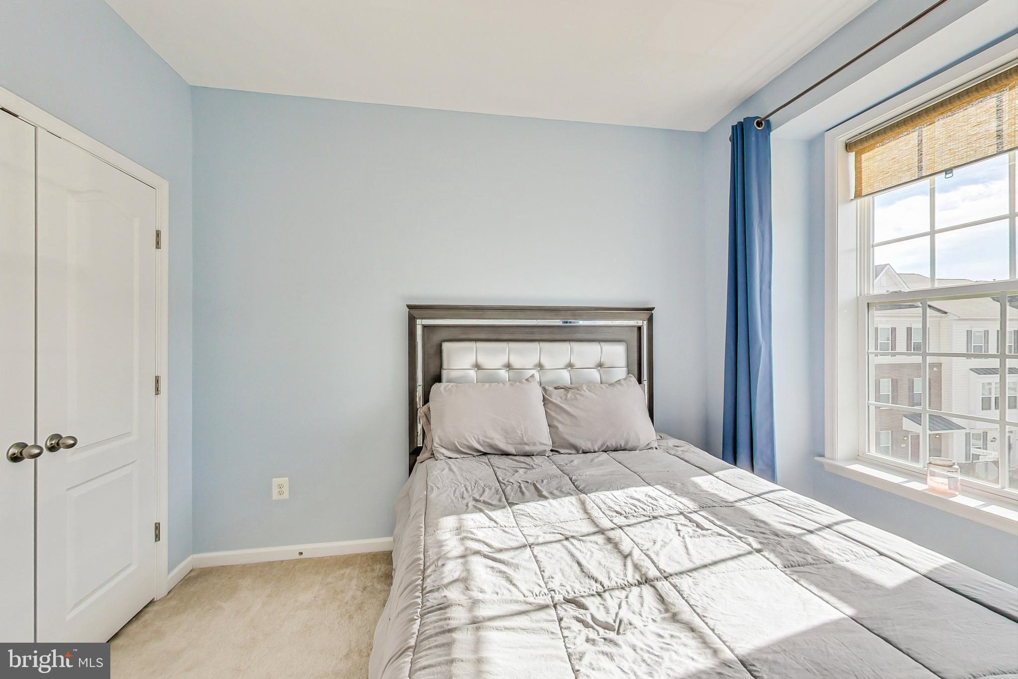 MARKET SQUARE - Residential Lease