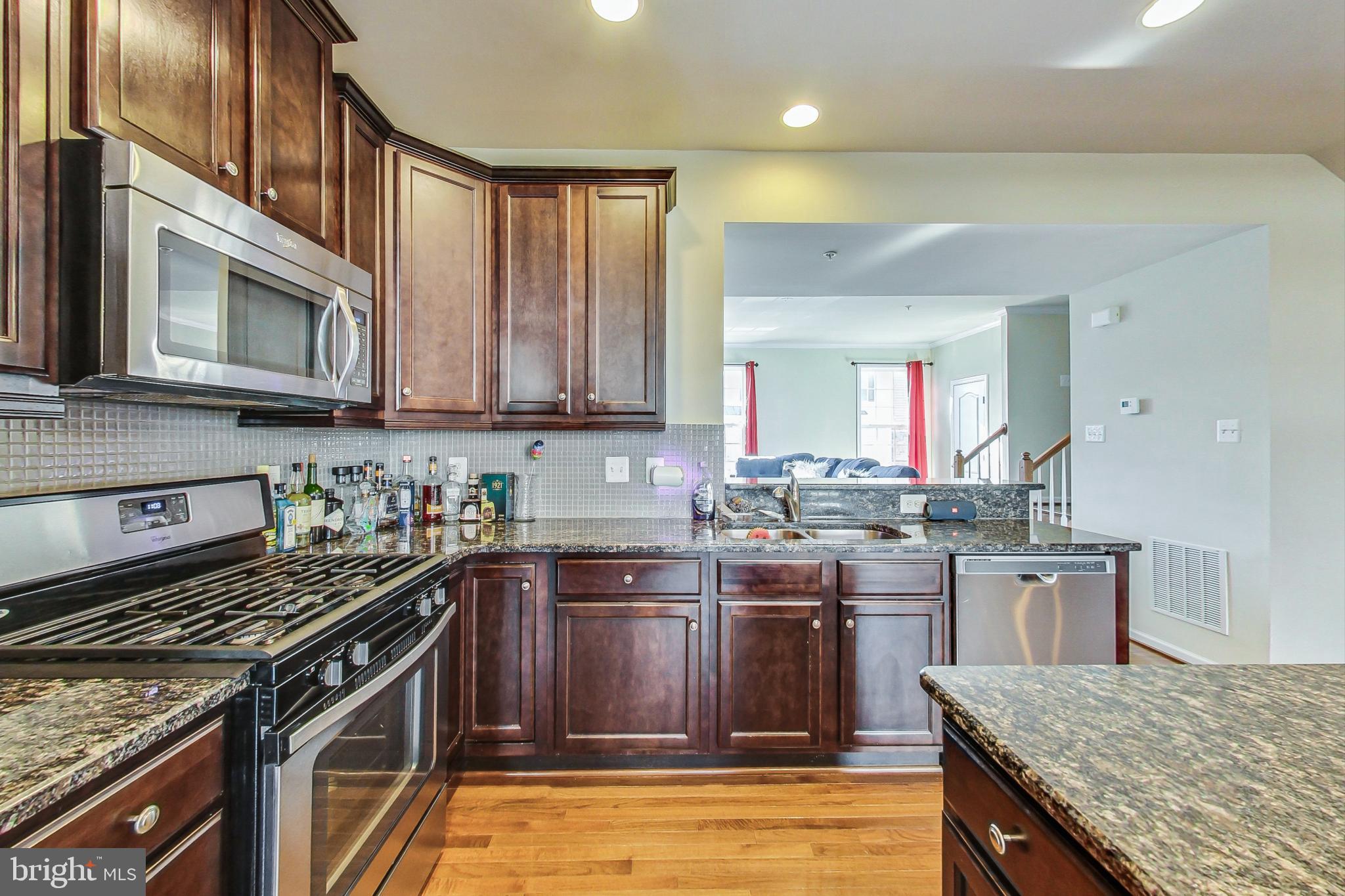 MARKET SQUARE - Residential Lease