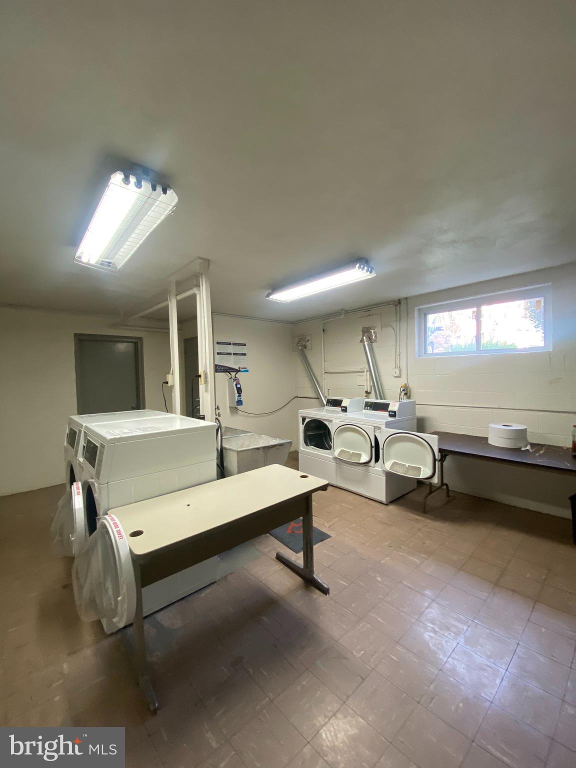 CLARENDON - Residential Lease