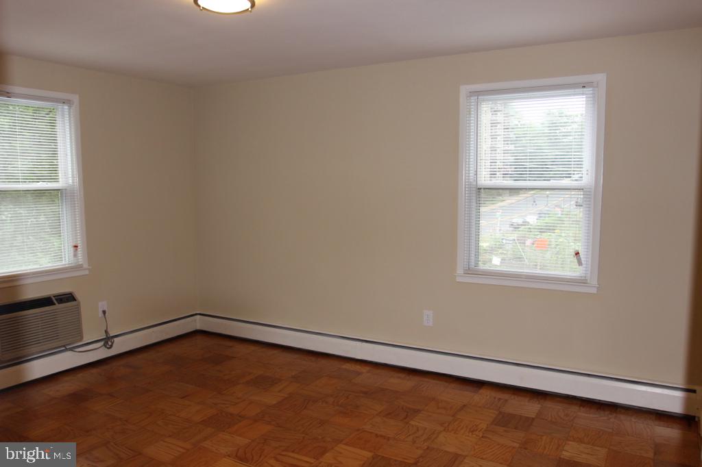 CLARENDON - Residential Lease