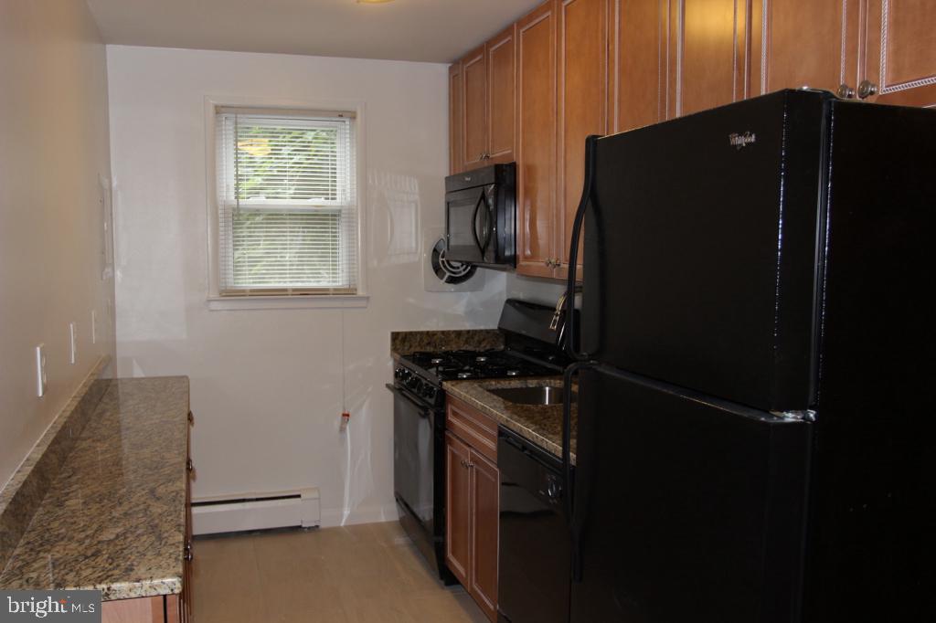 CLARENDON - Residential Lease