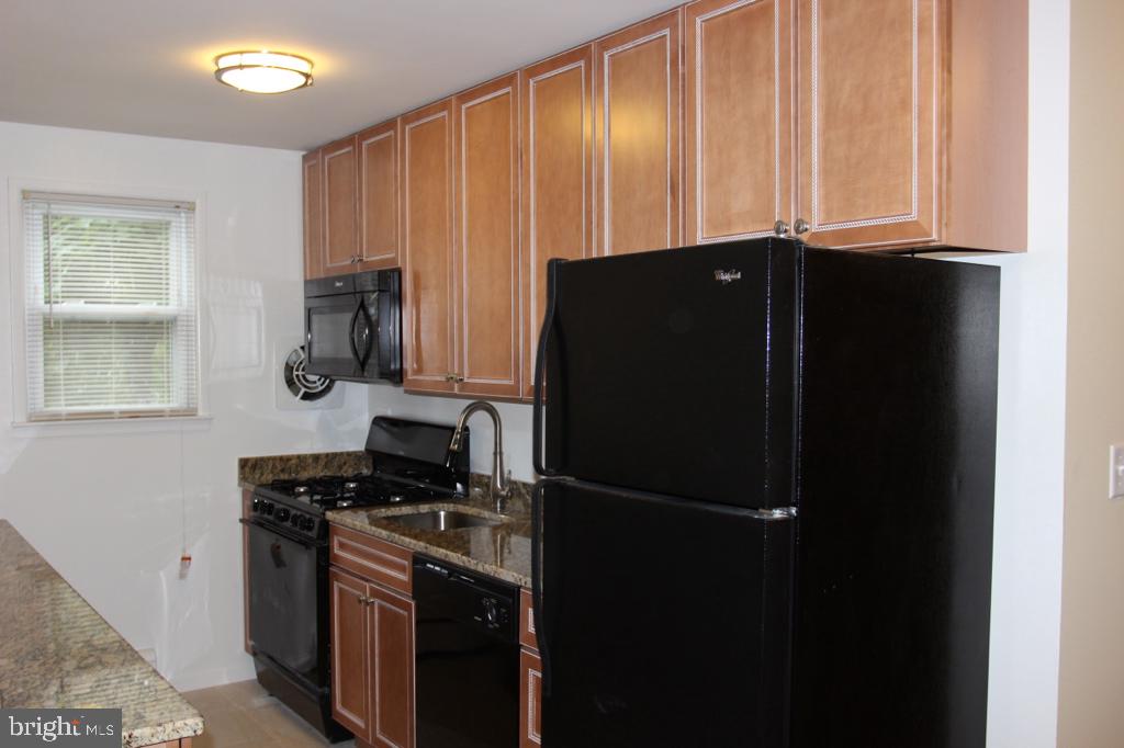 CLARENDON - Residential Lease