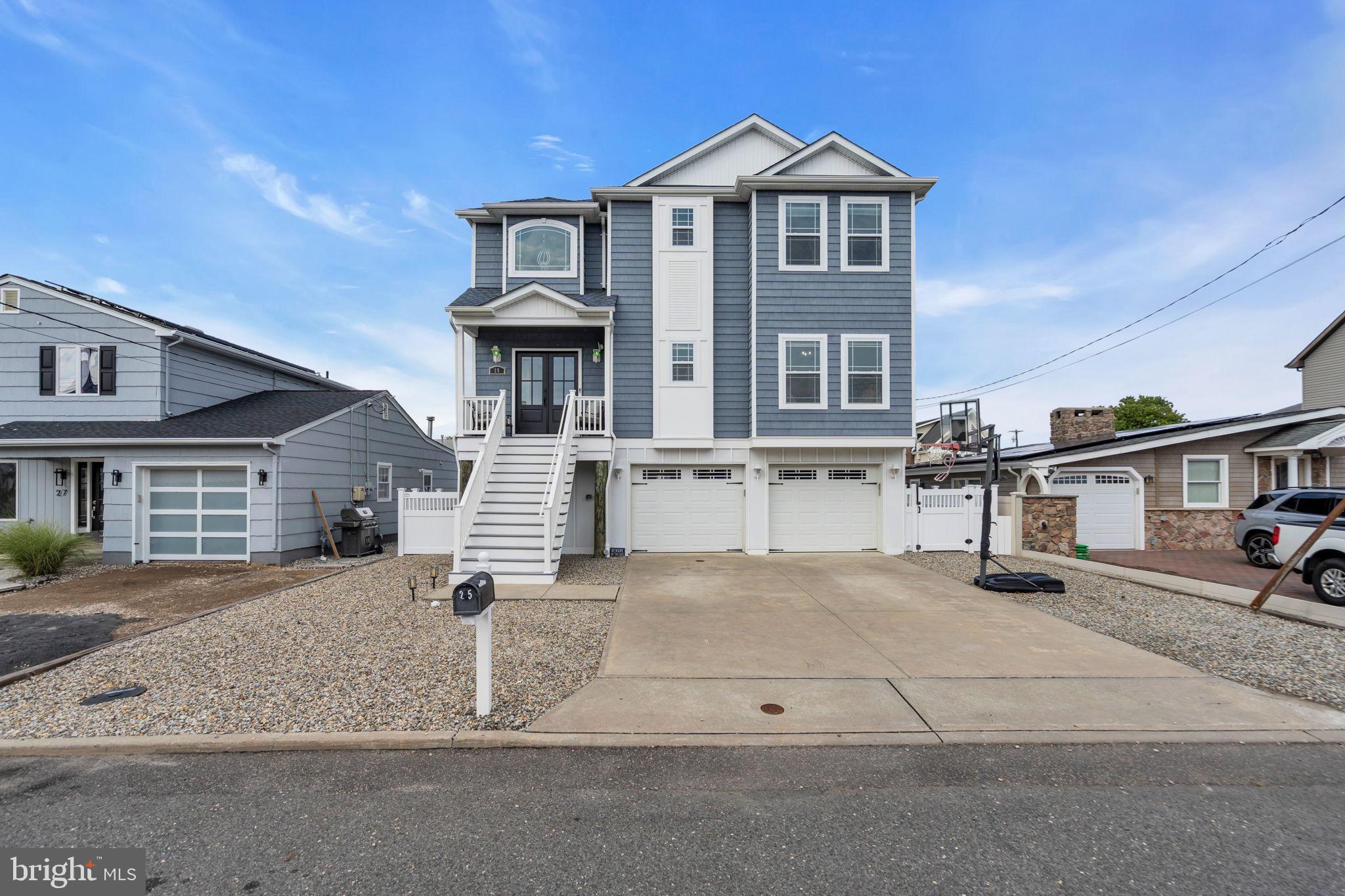 25 SUNRISE WAY