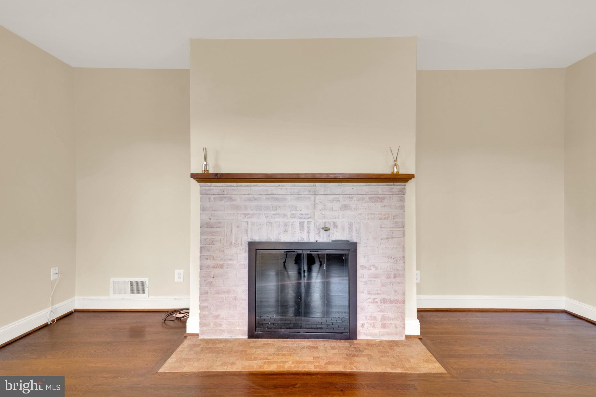 ARLINGTON RIDGE - Residential Lease