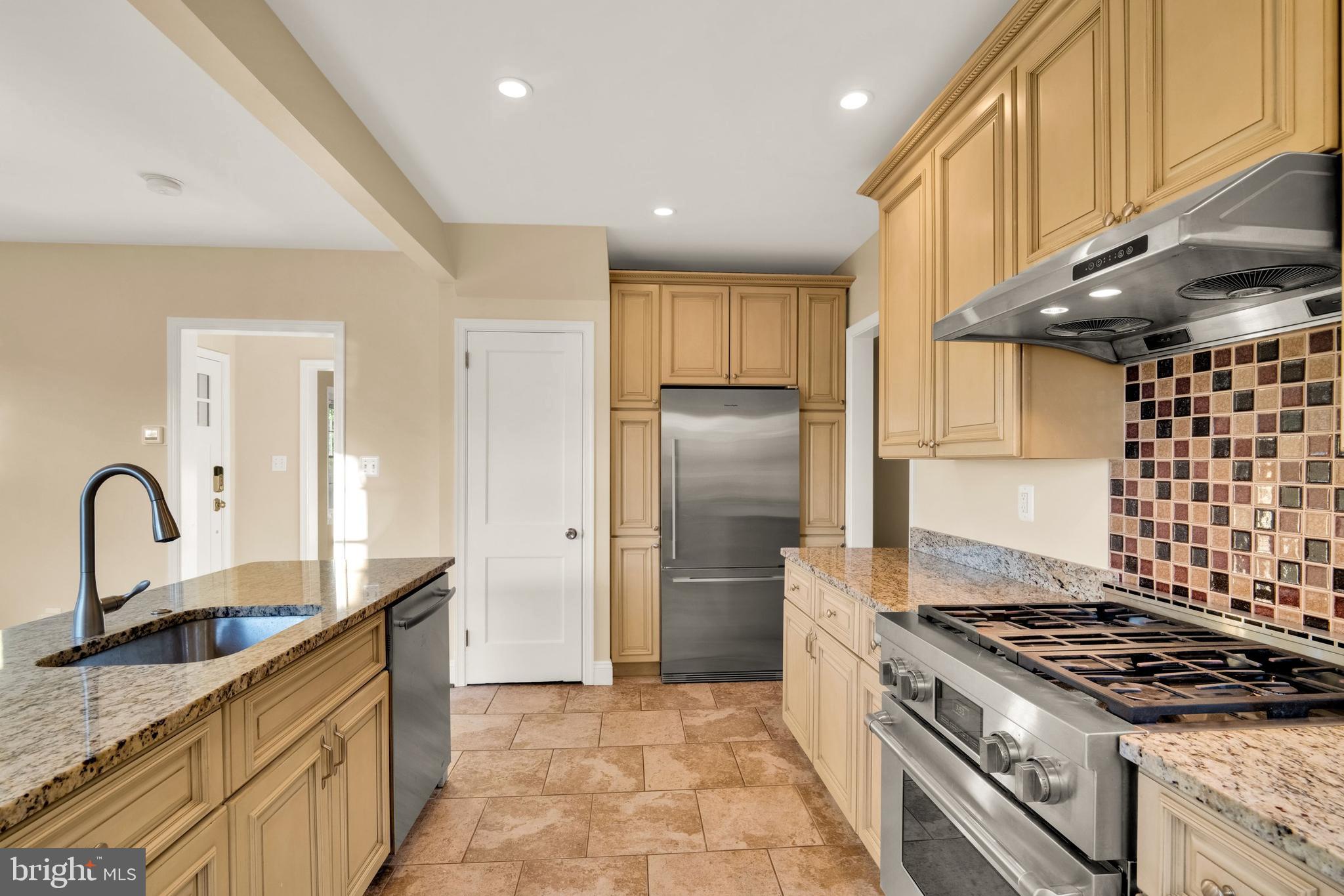 ARLINGTON RIDGE - Residential Lease