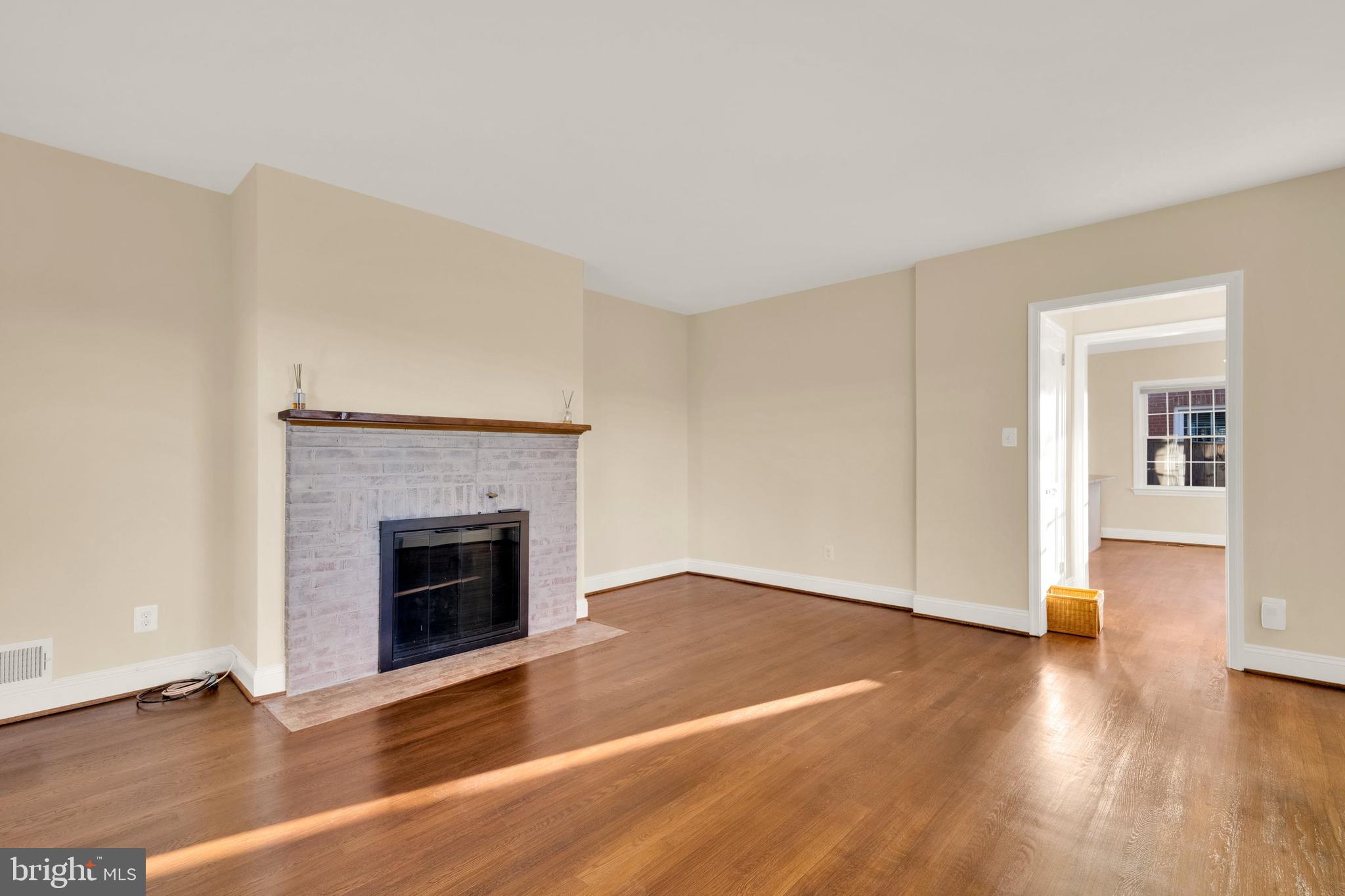 ARLINGTON RIDGE - Residential Lease