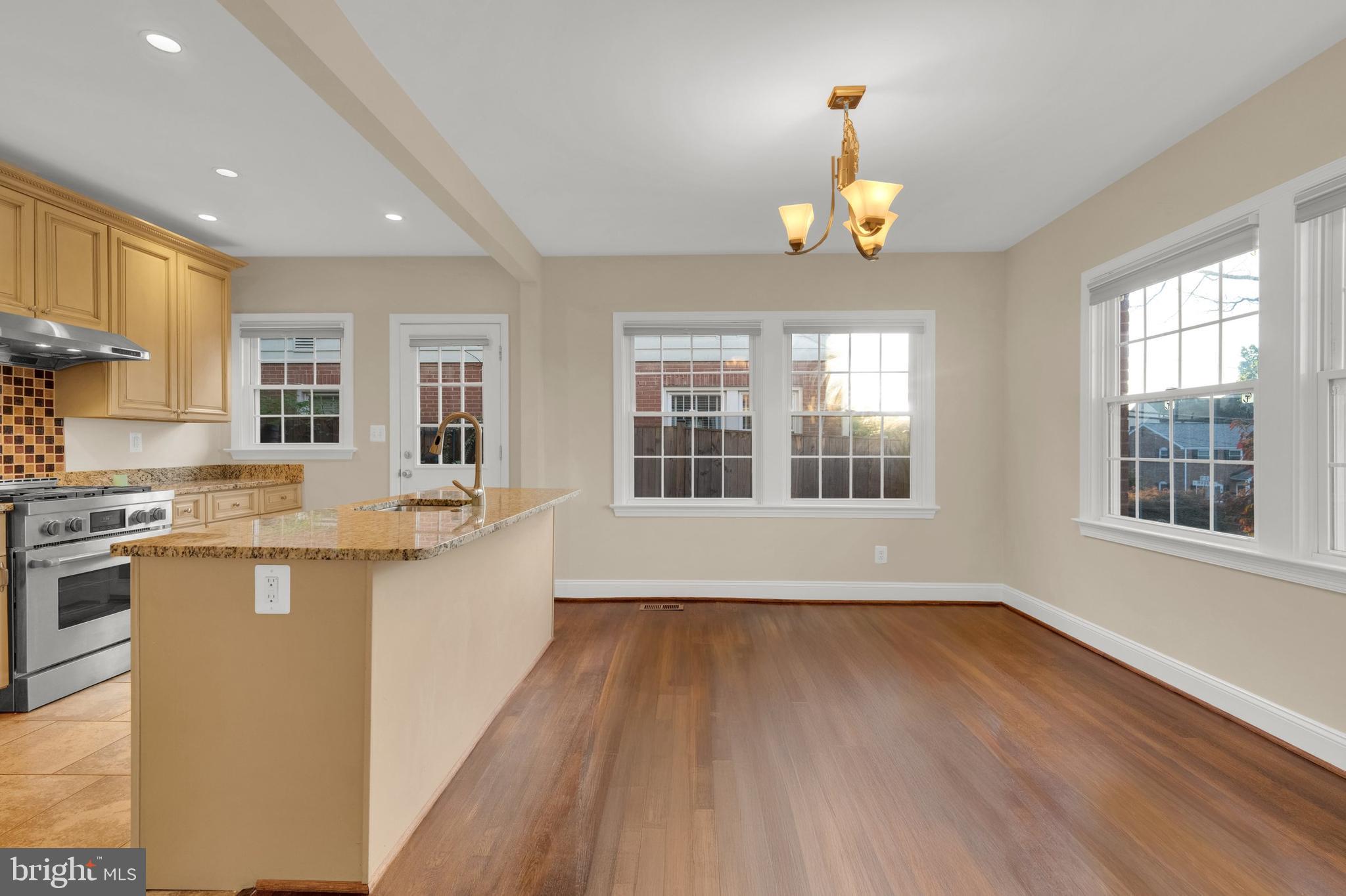 ARLINGTON RIDGE - Residential Lease