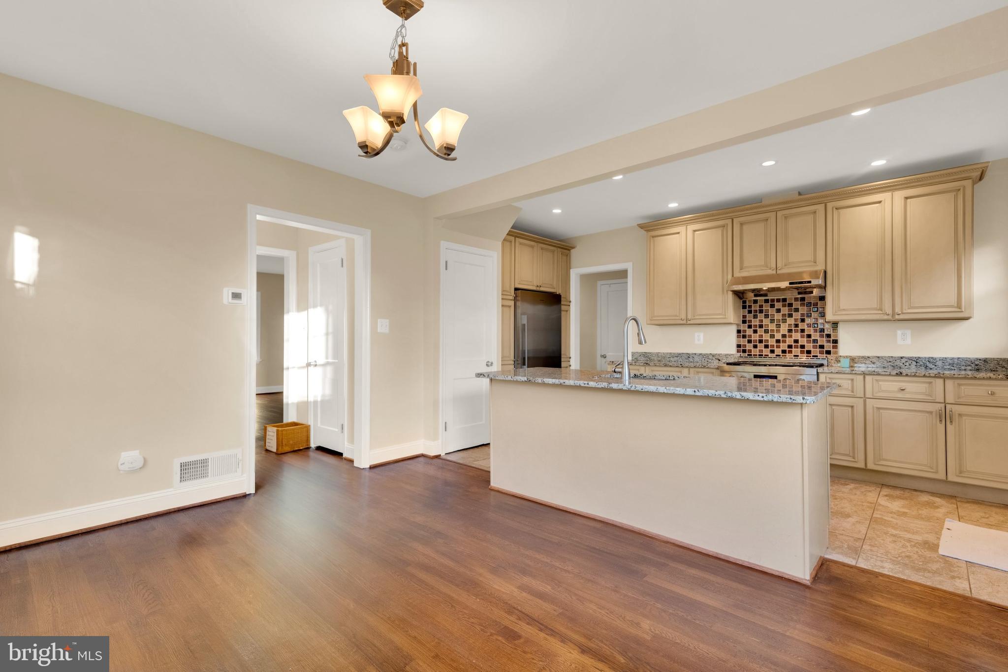 ARLINGTON RIDGE - Residential Lease