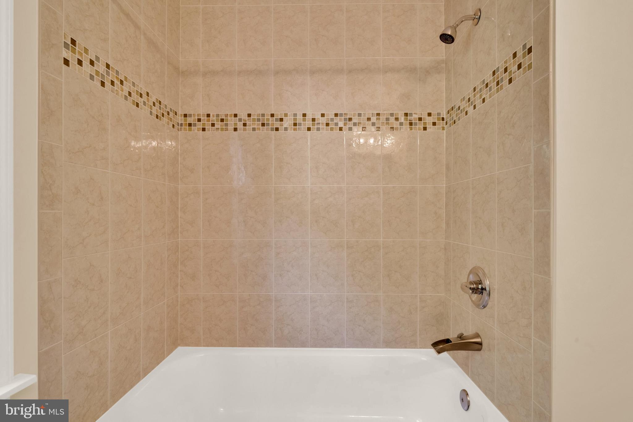 ARLINGTON RIDGE - Residential Lease