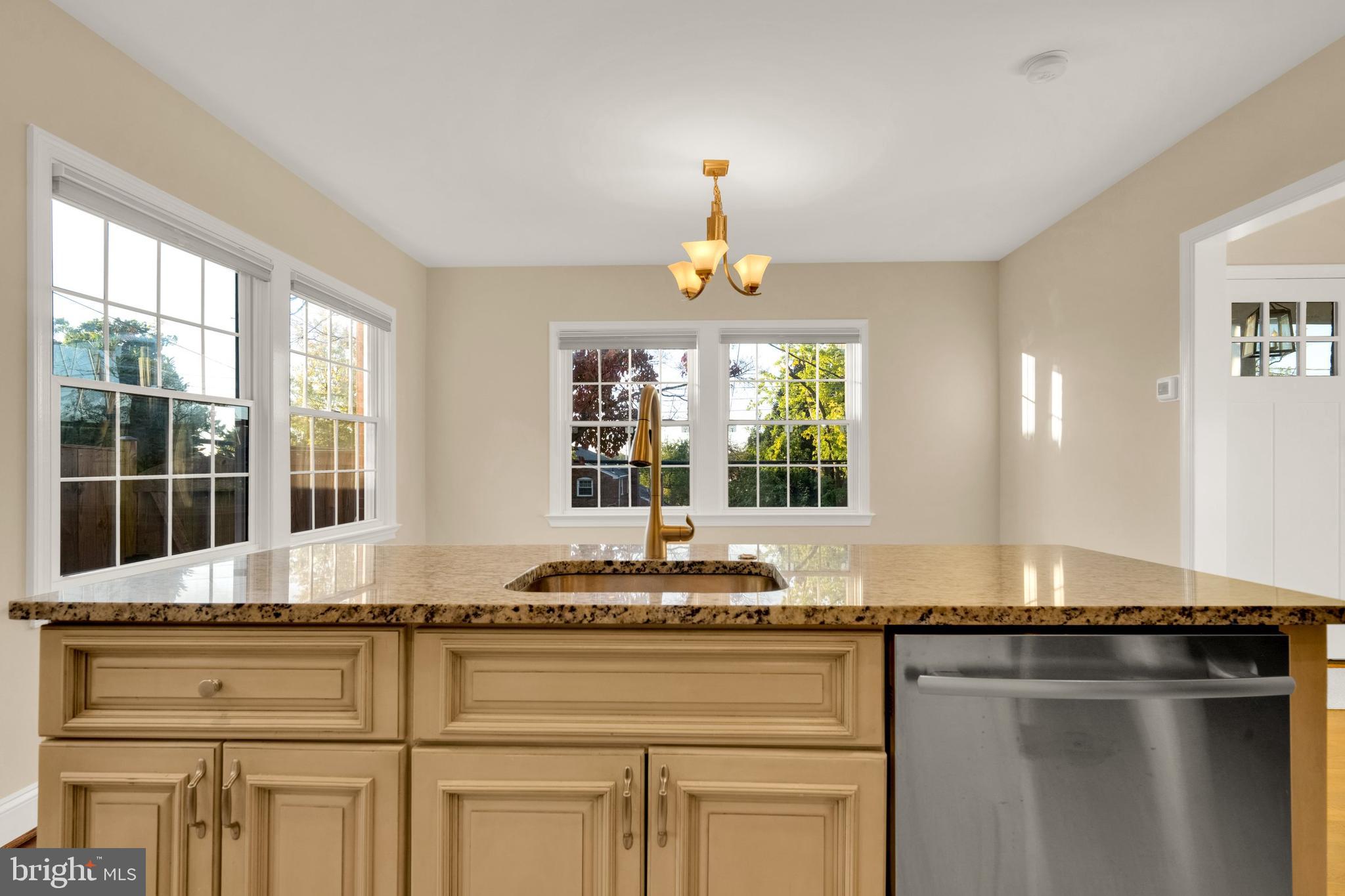 ARLINGTON RIDGE - Residential Lease