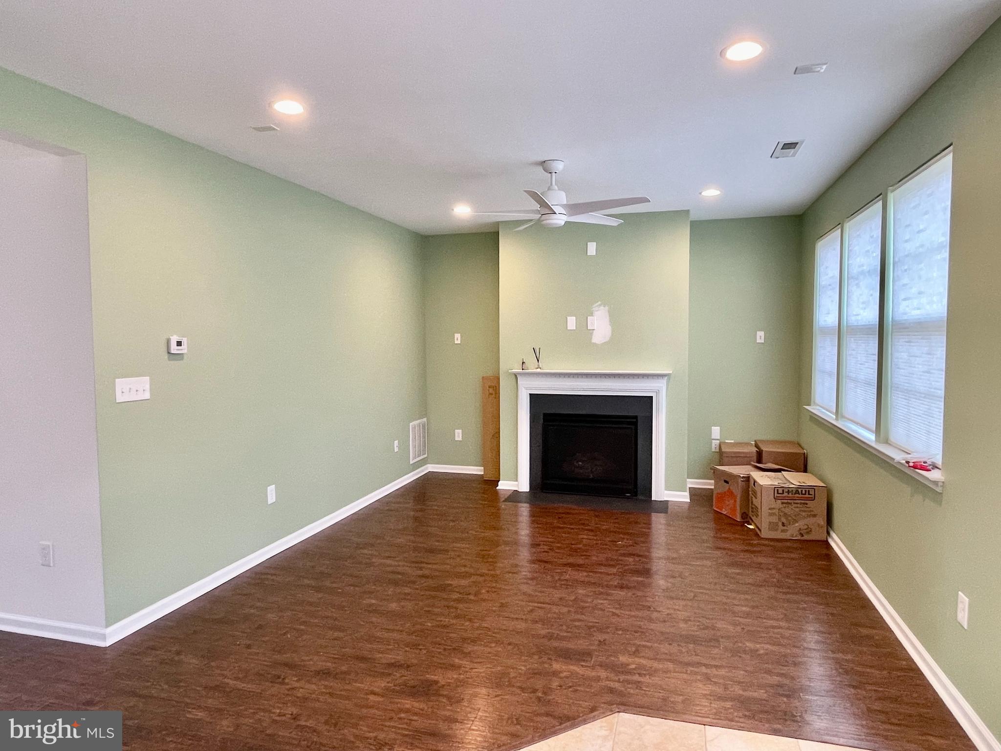 WAKELAND MANOR - Residential Lease