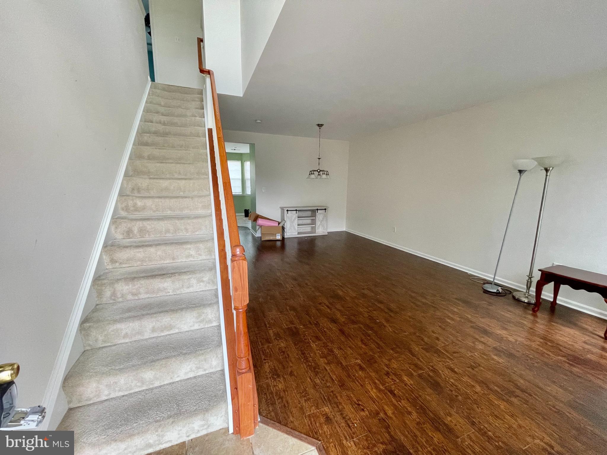 WAKELAND MANOR - Residential Lease