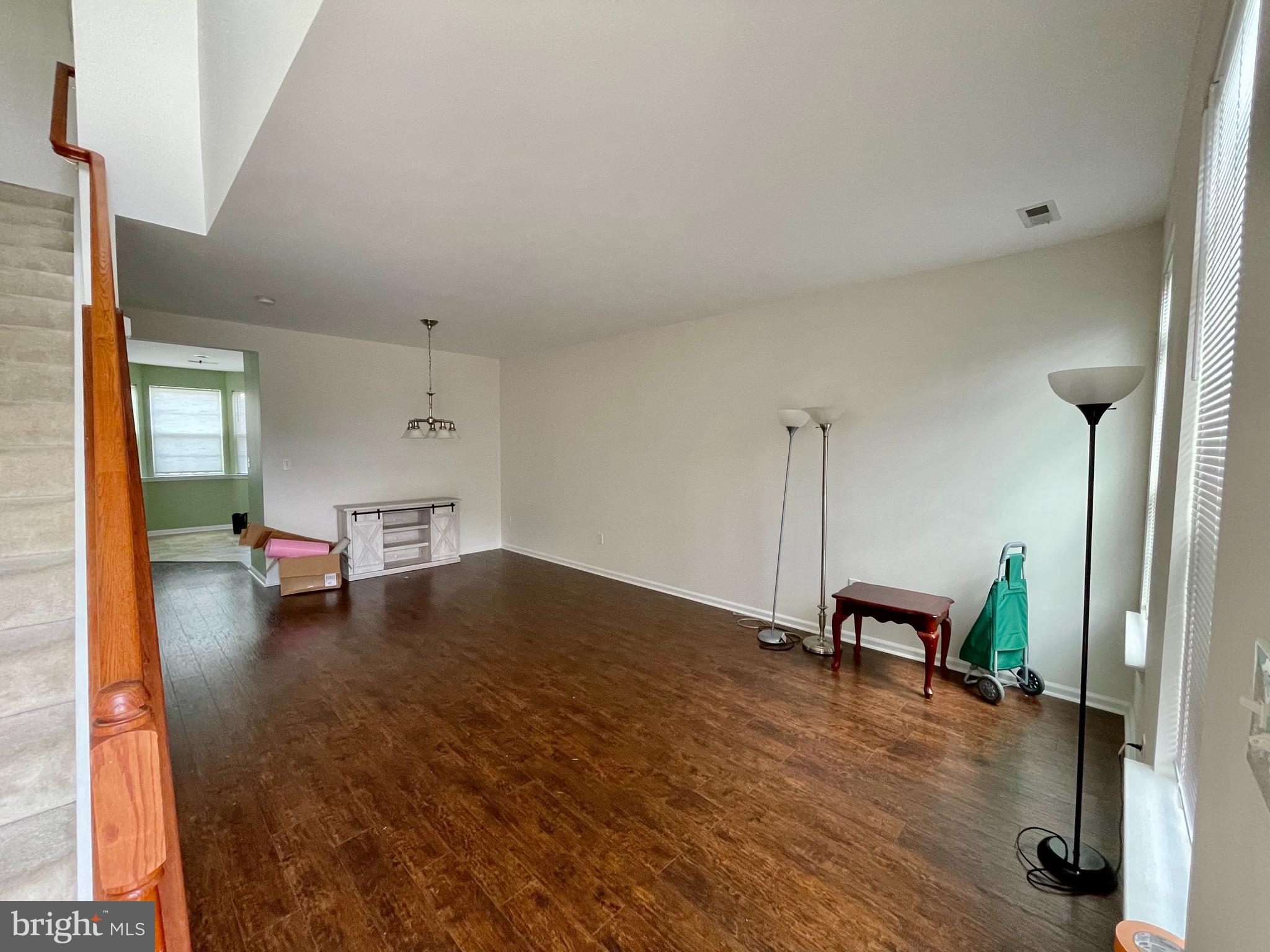 WAKELAND MANOR - Residential Lease