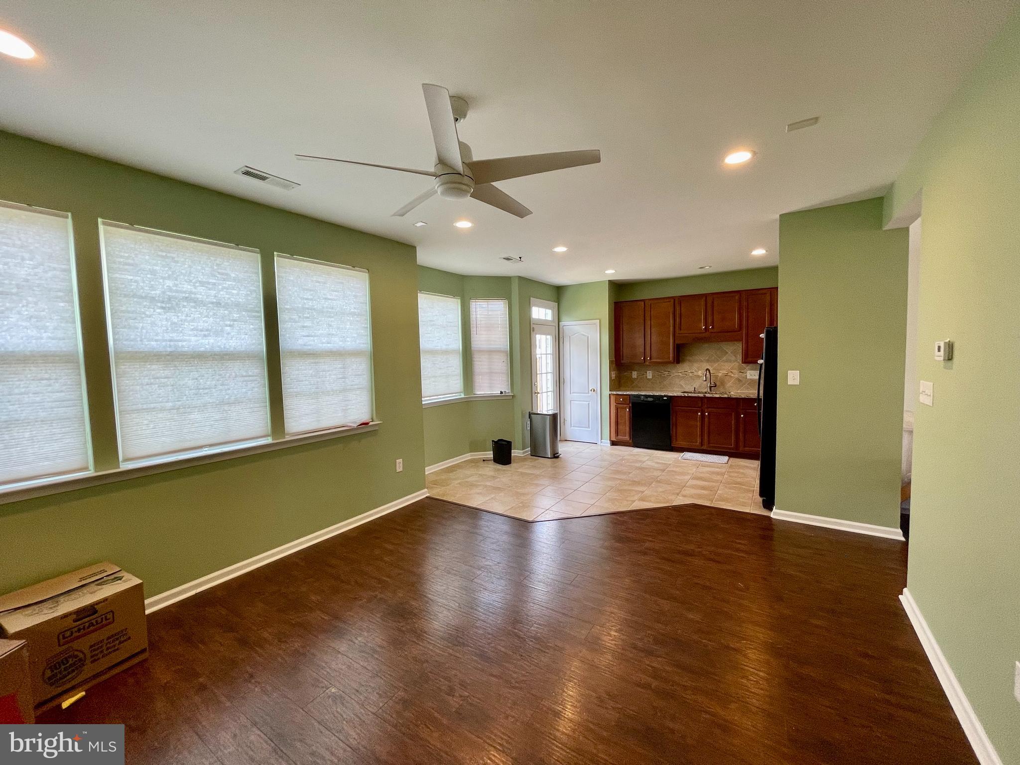 WAKELAND MANOR - Residential Lease