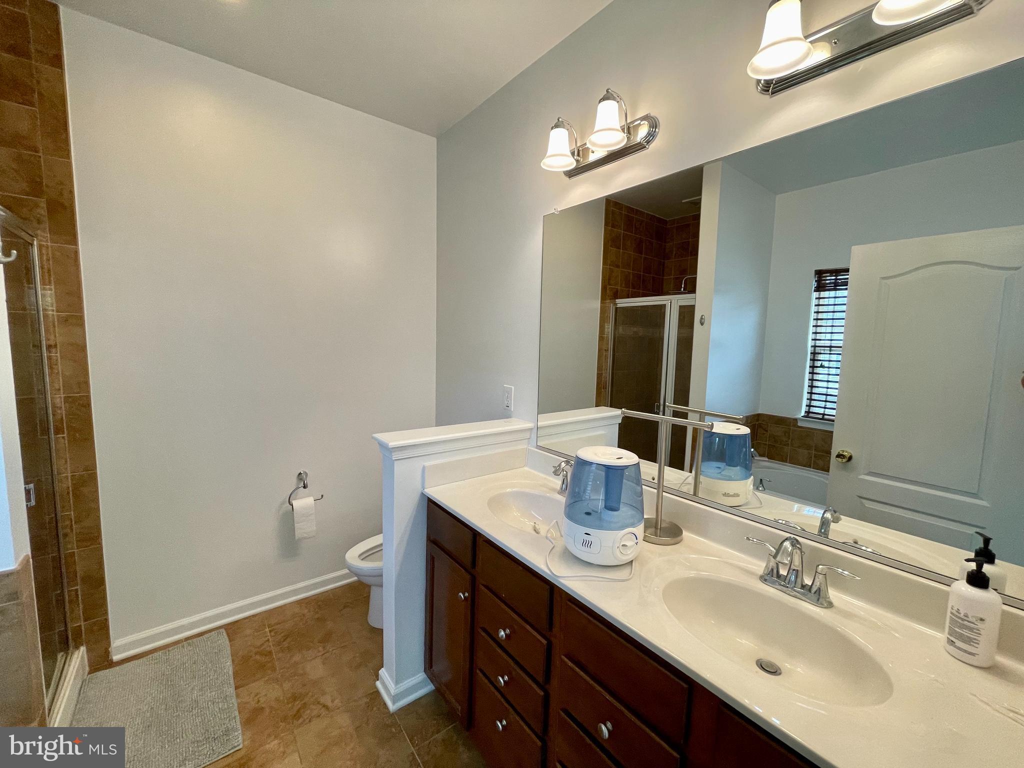 WAKELAND MANOR - Residential Lease