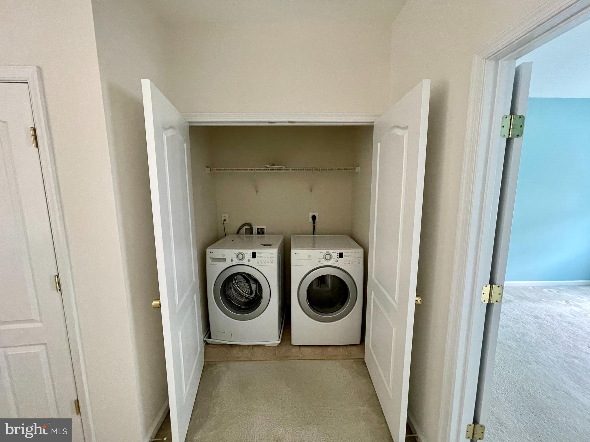 WAKELAND MANOR - Residential Lease