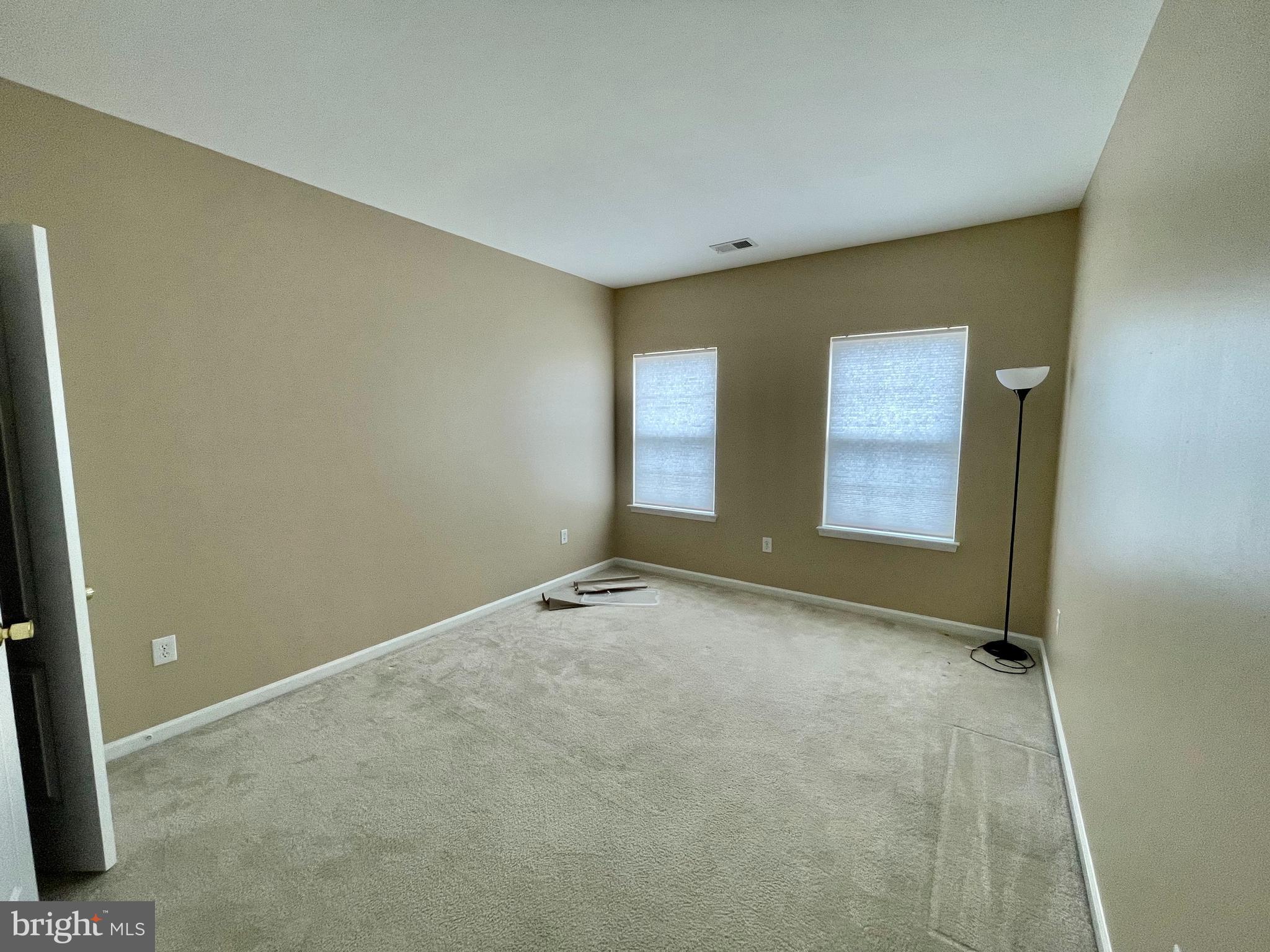 WAKELAND MANOR - Residential Lease