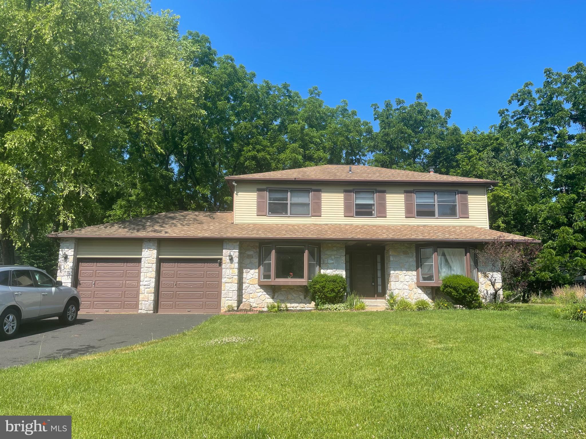 This spacious Woodland  home is located on a quiet, cul-de-sac location and has it all! The Family Room offers a stone fireplace and has an access to patio and a view of stately trees in the backyard. The Dining Room is a gracious setting for serving a first class meal to your guests and will take a large table. There are hardwood floors in the foyer and the dinning room.   Eat in Kitchen w/ pantry.  There are four spacious bedrooms on the second floor. The master bedroom features a walk in closet and a Full Bath. Full un-finished Basement, 2 Car Garage with driveway. In need of some cosmetics and upgrades. Endless Possibilities. 
SOLD AS IS!