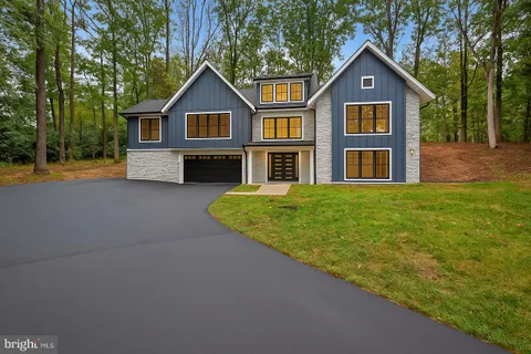 11600 Blue Ridge Lane, Great Falls, VA MLS: VAFX2268274