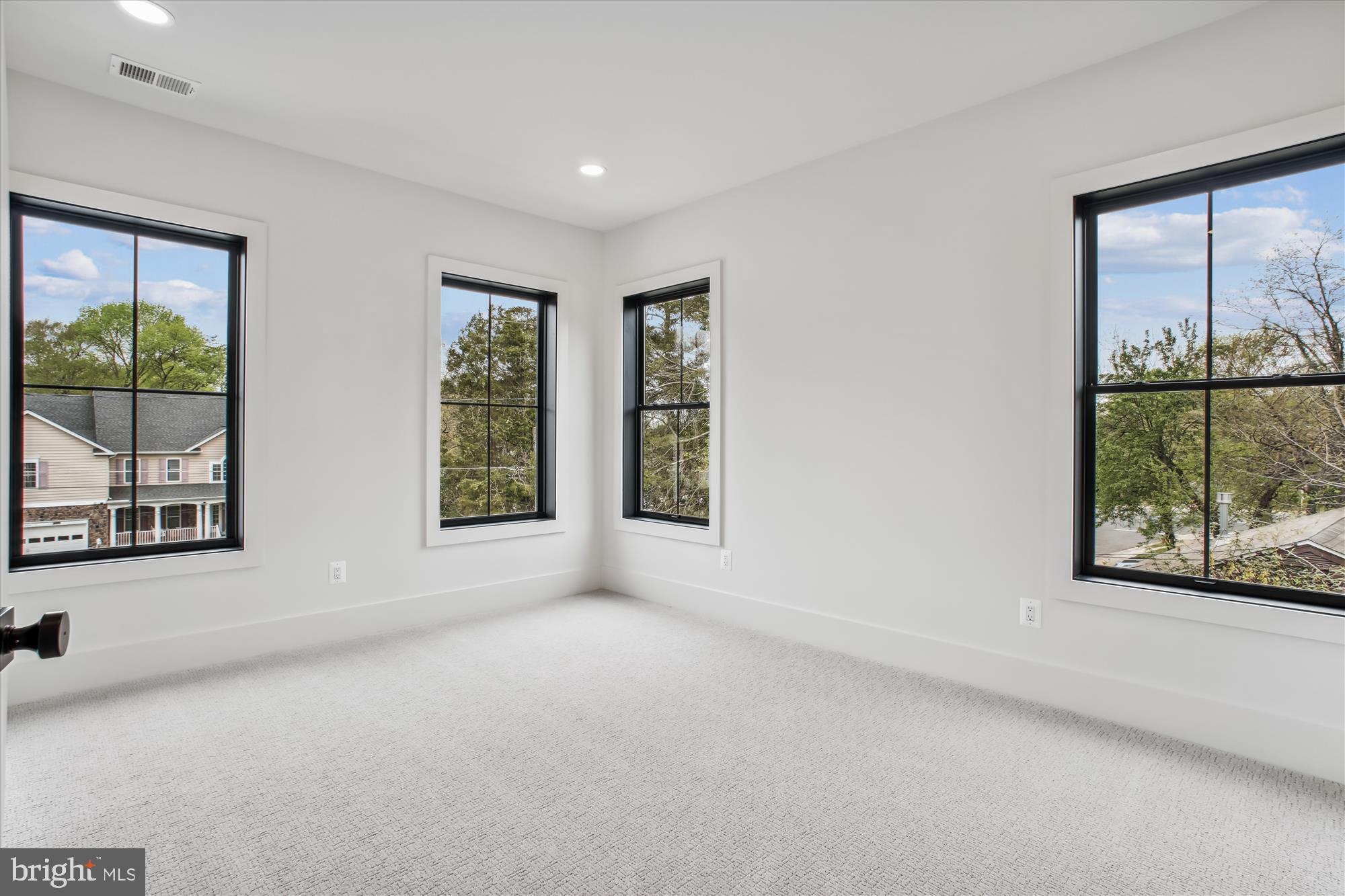 HALEMHURST - Residential