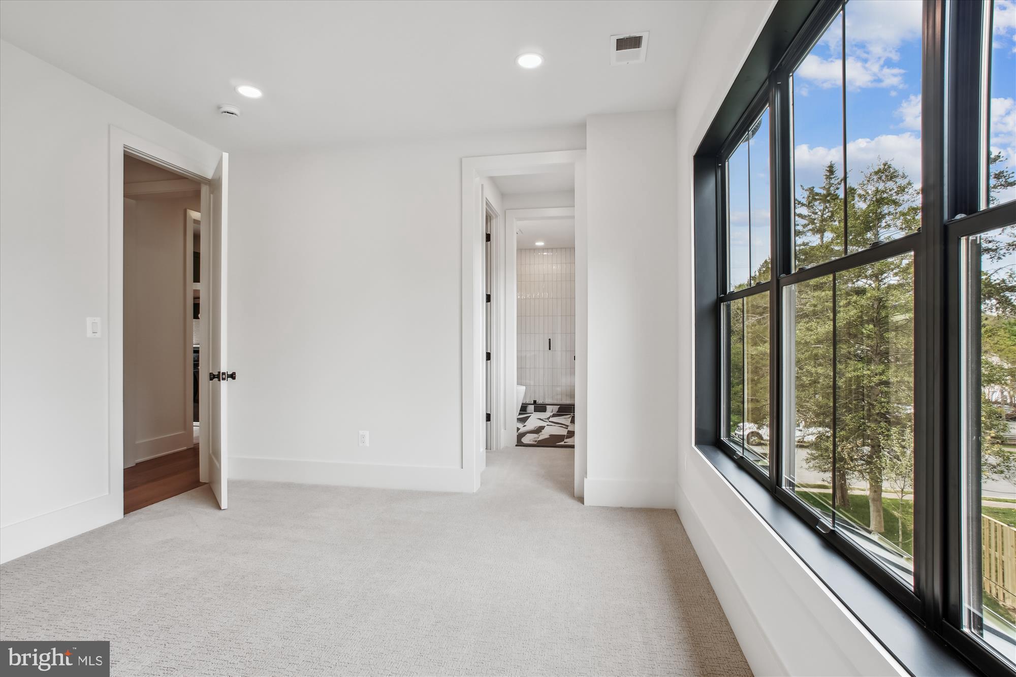 HALEMHURST - Residential