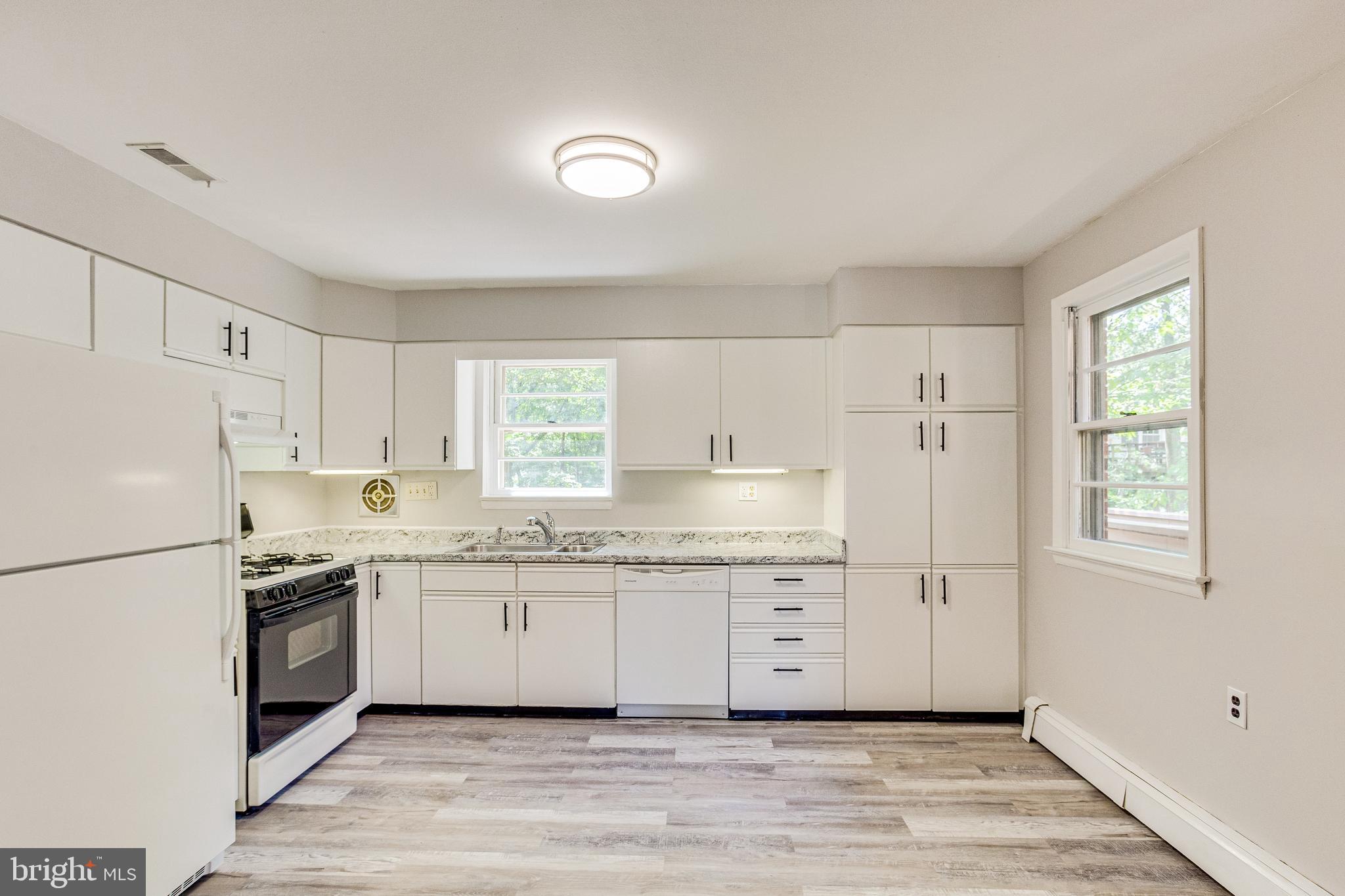 COLLEGE KNOLLS - Residential