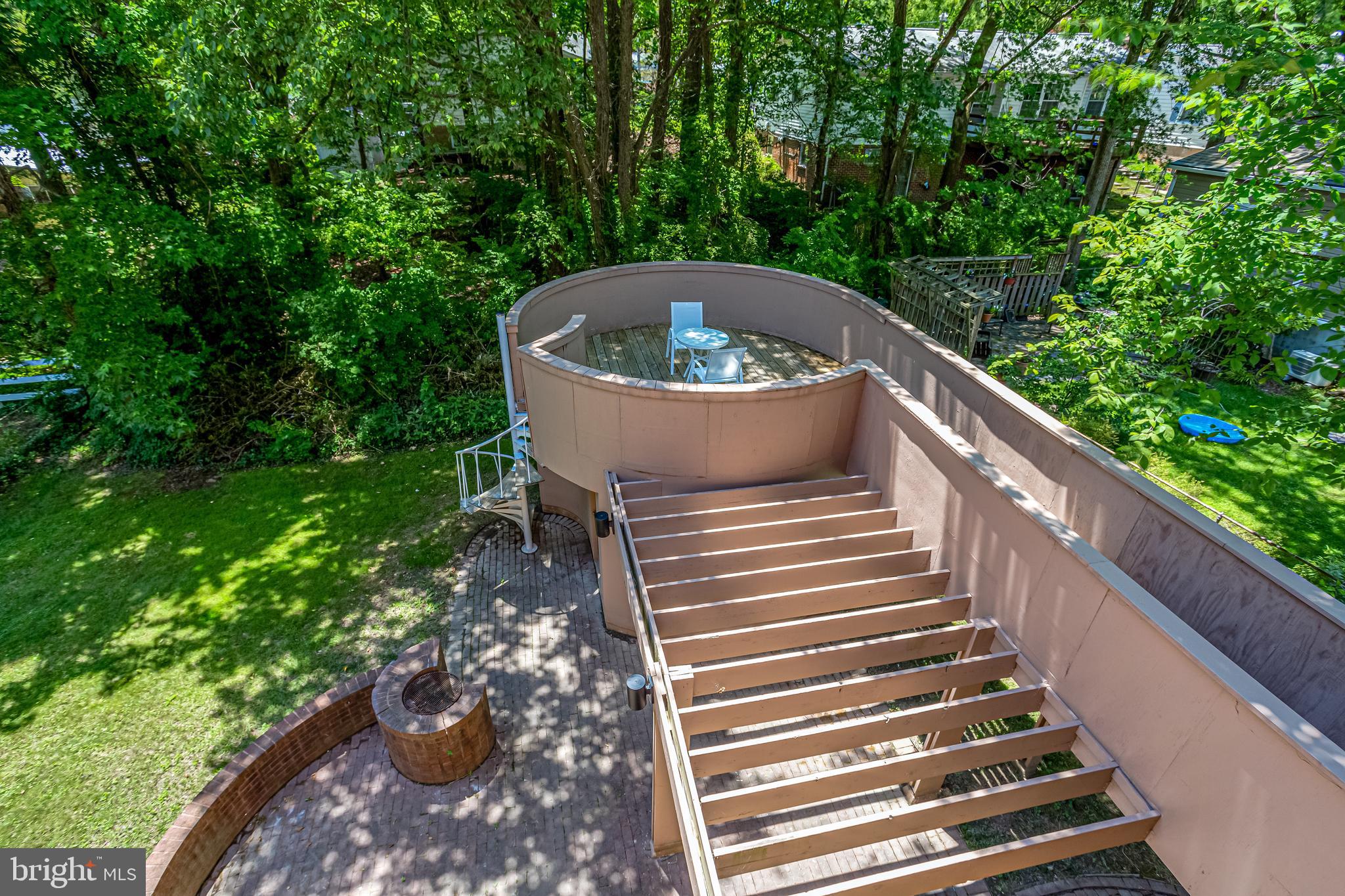 COLLEGE KNOLLS - Residential