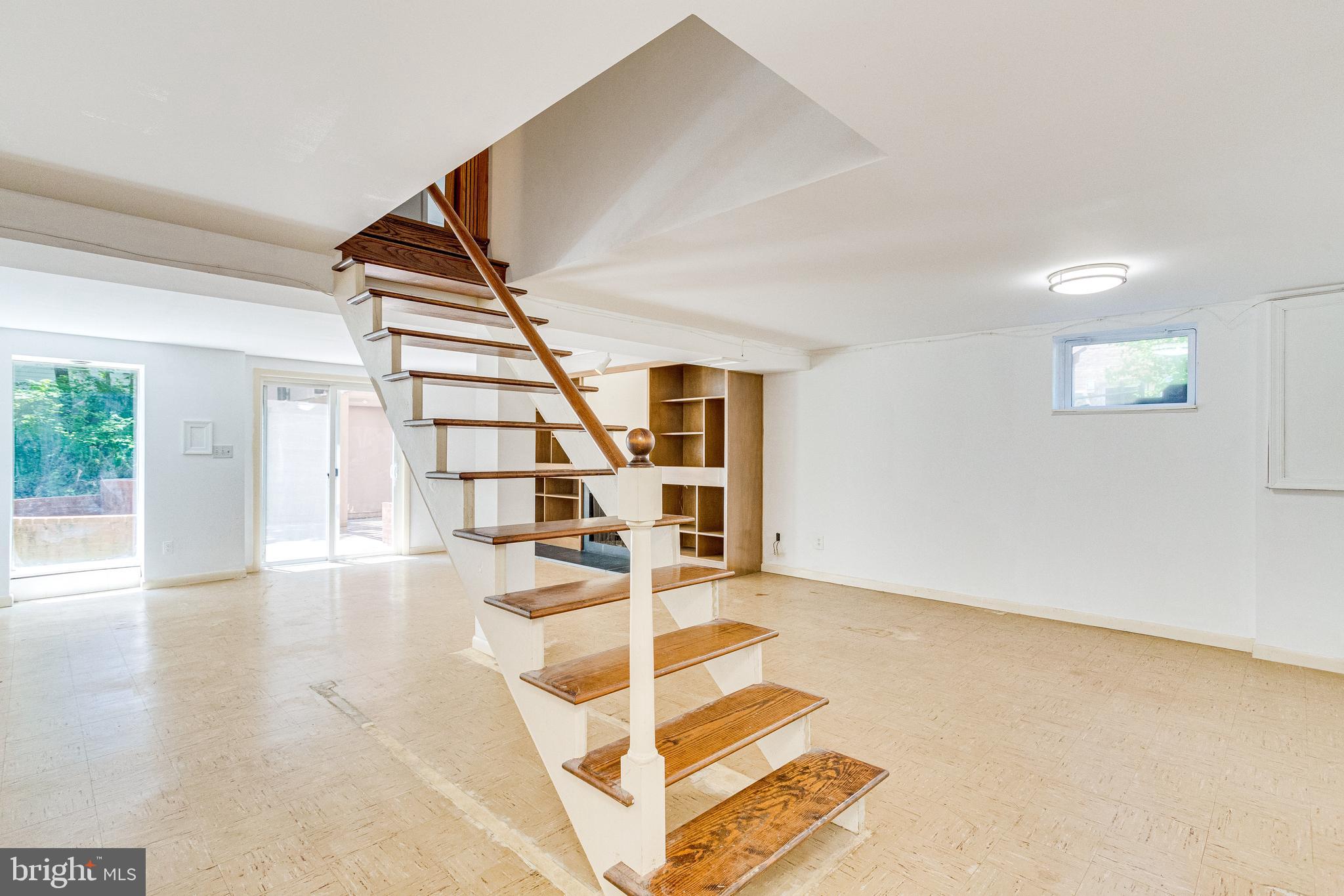 COLLEGE KNOLLS - Residential